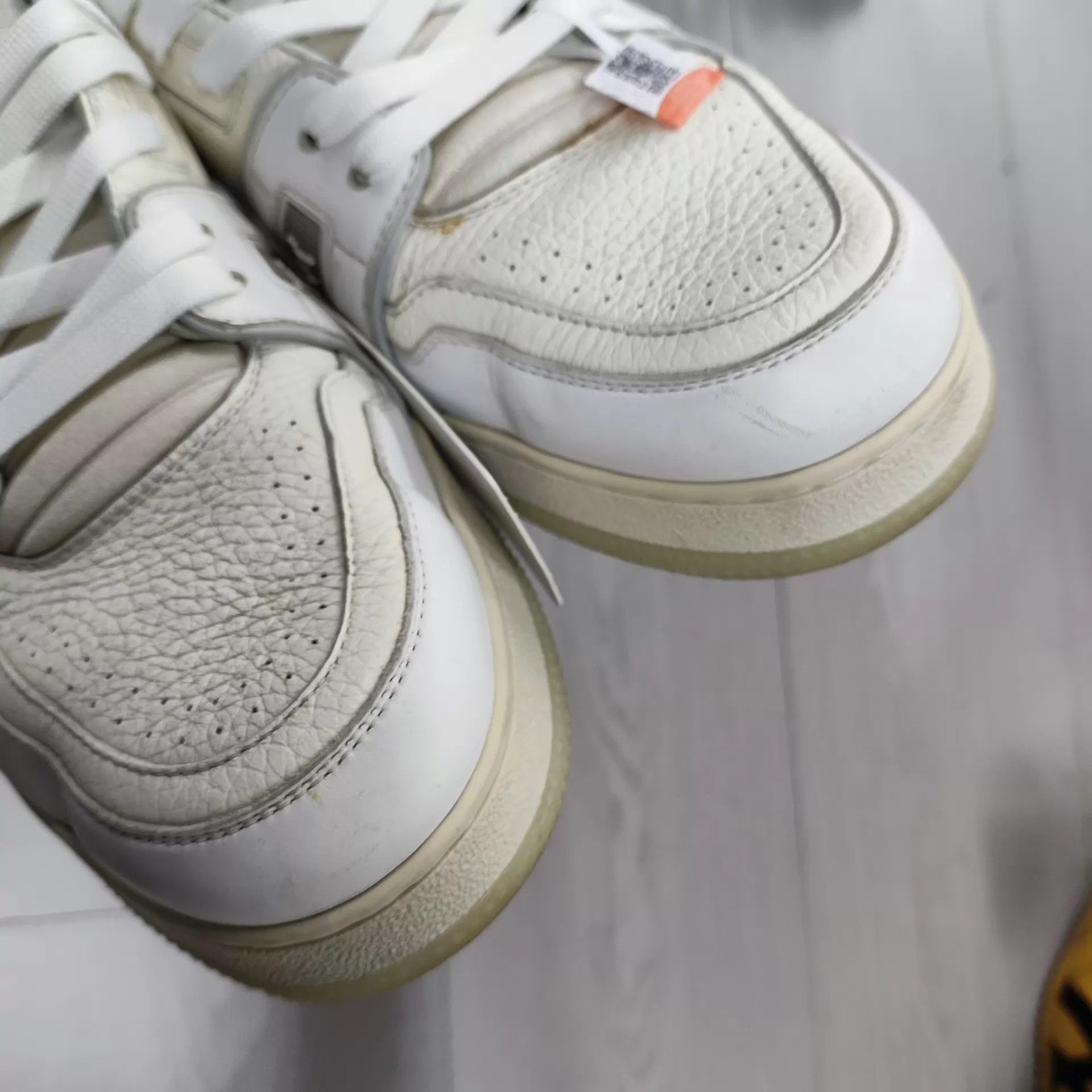 Louis Vuitton Louis Vuitton White Cement Leather Trainer US 9 Size US 9 / EU 42 - 3 Thumbnail