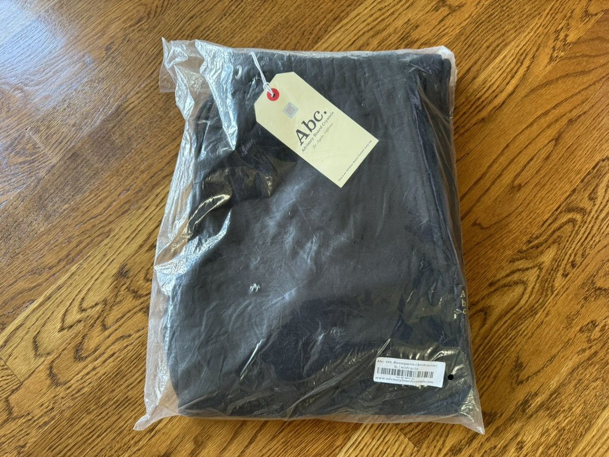 Advisory Board Crystals XL Black ABC Sweatpants Anthracite 34 Joggers ABC. 123 Size US 36 / EU 52 - 4 Thumbnail