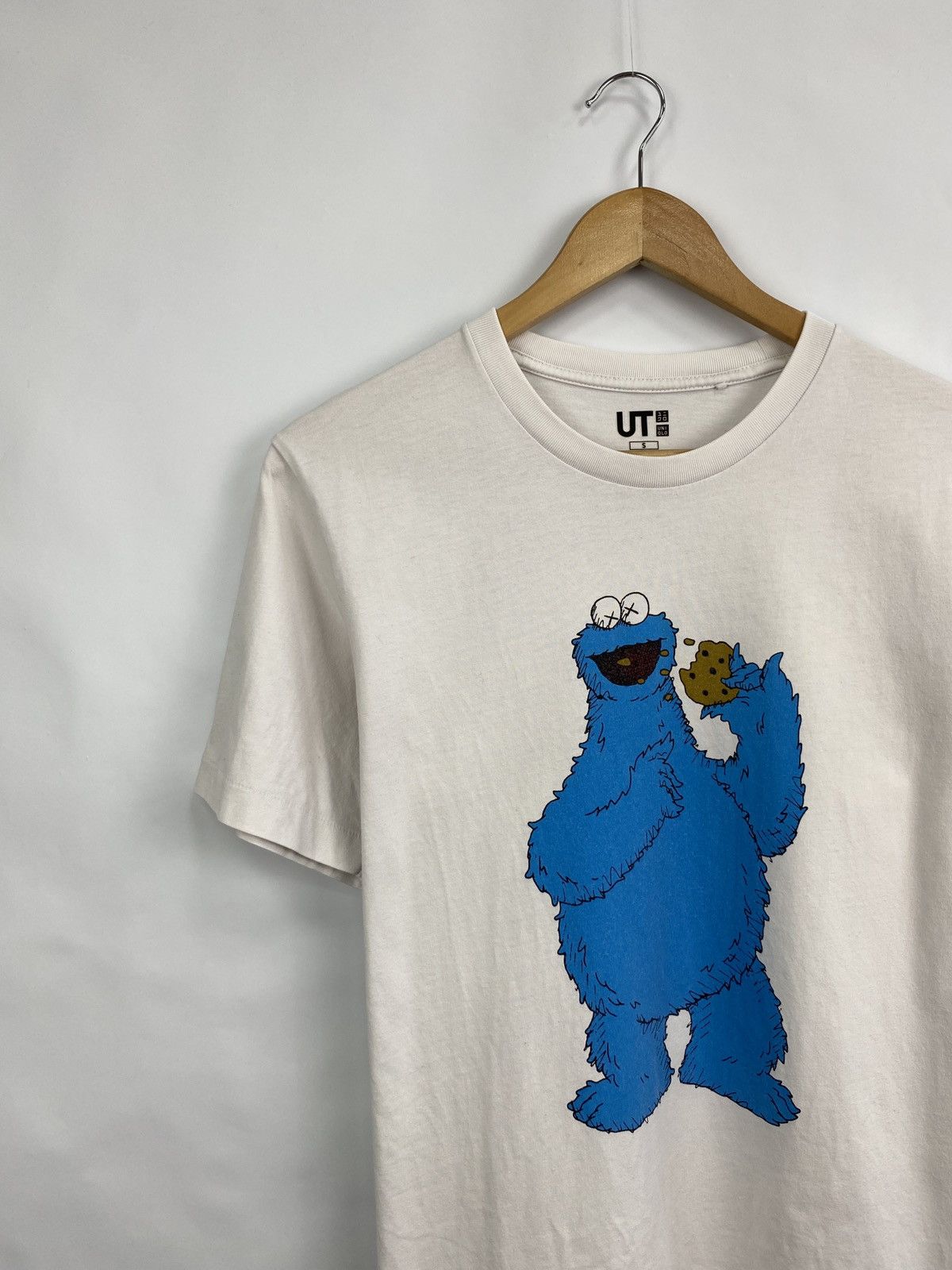 Kaws × Uniqlo 🇺🇸 Y2K Kaws Uniqlo T-Shirt COMPANION BFF CHUM ACCOMPLICE Size US S / EU 44-46 / 1 - 2 Thumbnail
