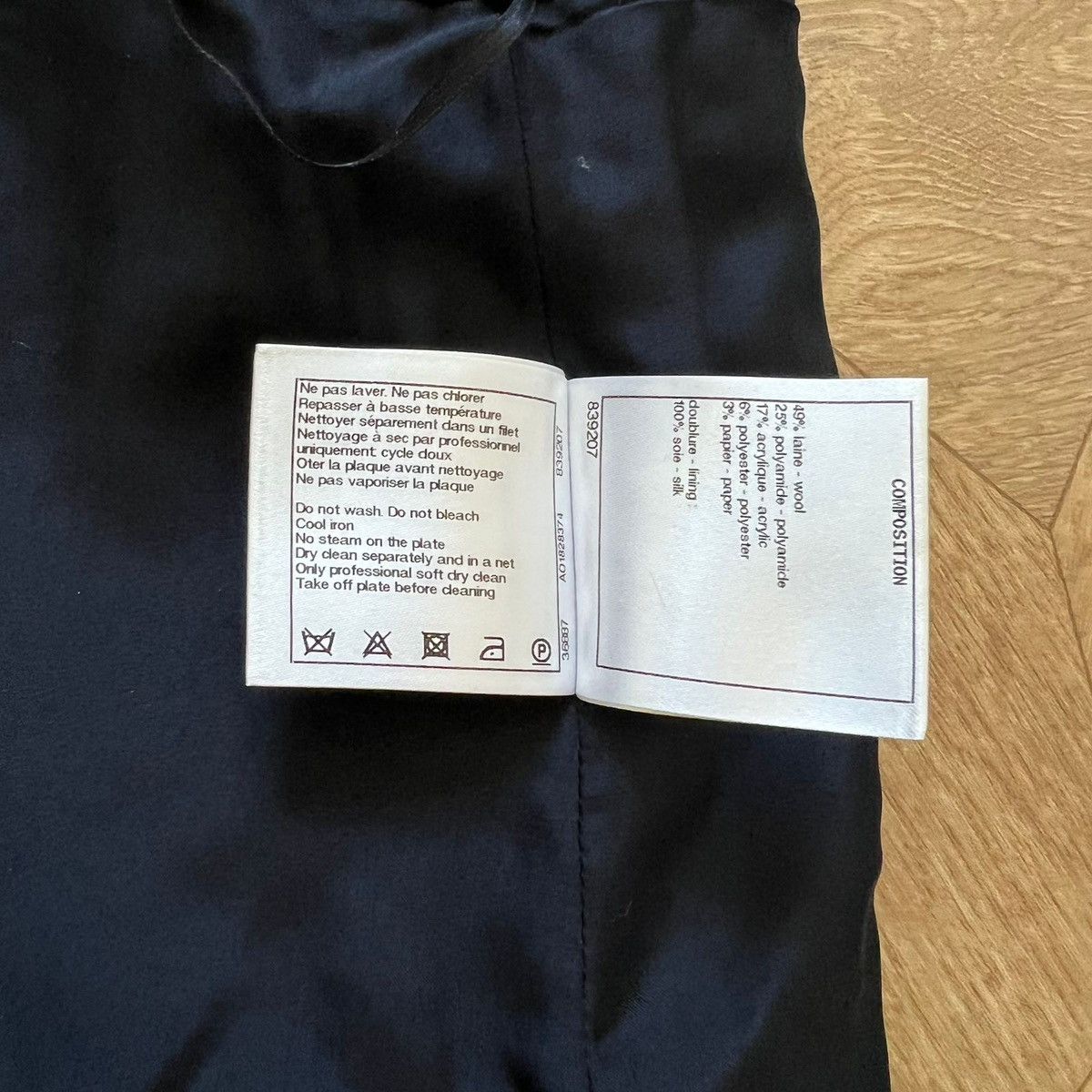 Chanel CHANEL COCO MARK SKIRT WOOL Size 26" / US 2 / IT 38 - 10 Thumbnail