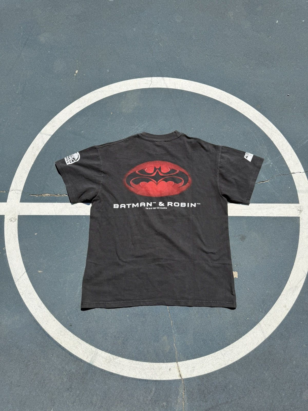 Hanes Vintage 1997 Batman & Robins Tshirt. Size US L / EU 52-54 / 3 - 6 Thumbnail