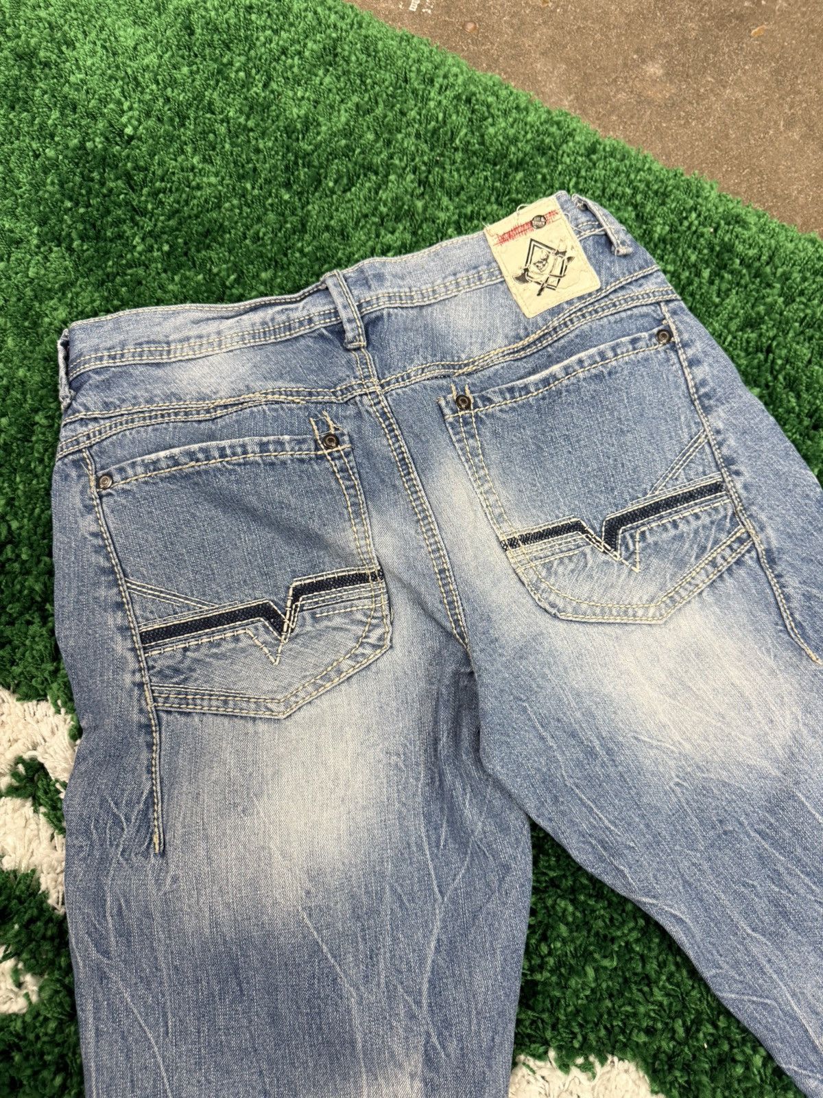Vintage Vintage Axe Crown Denim Jeans Sz. 33 Skull Distressed Size US 33 - 6 Thumbnail