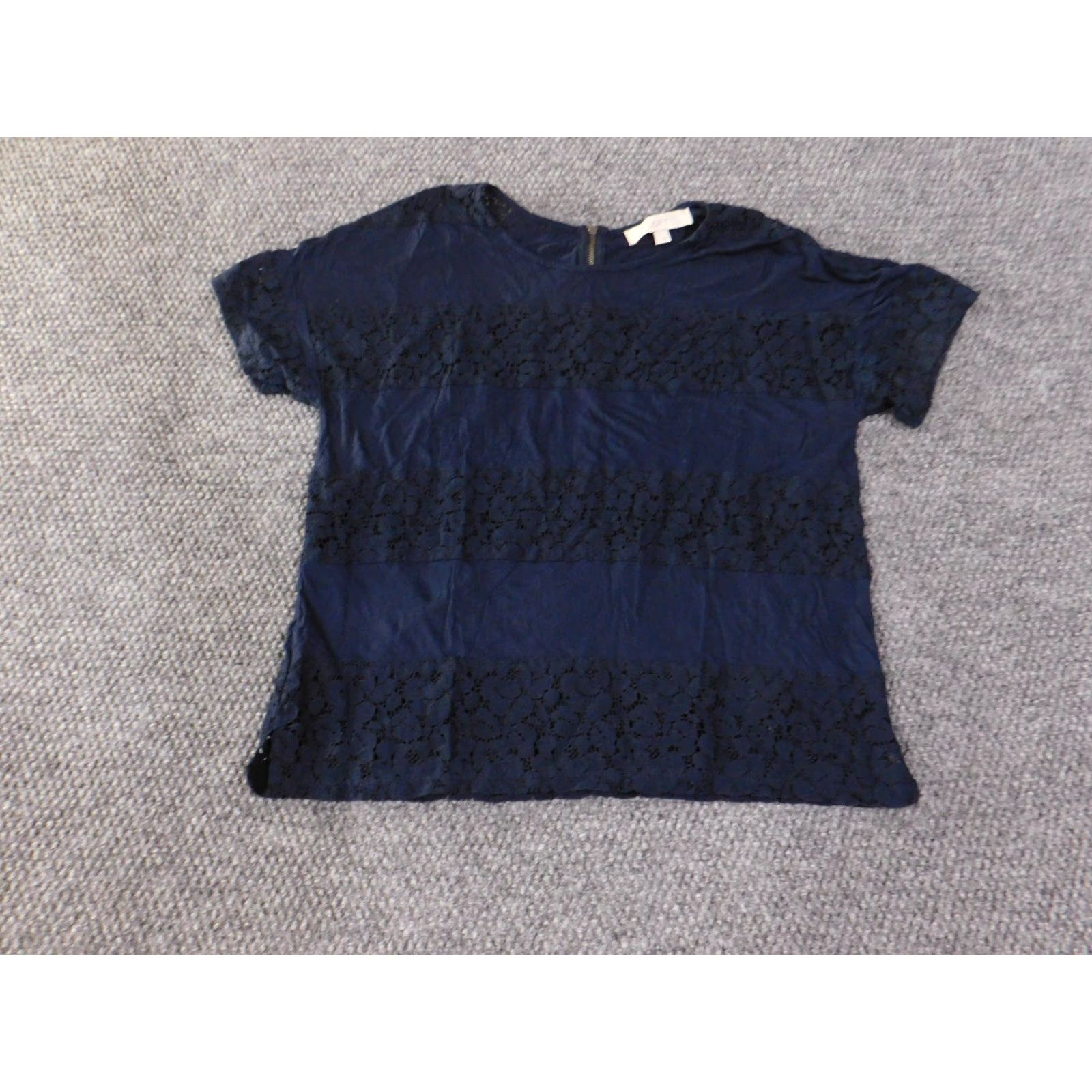 Loft LOFT Blouse Womens Small Navy Blue Short Sleeve Crew Neck Lace Panel Top Mens? Size S / US 4 / IT 40 - 2 Thumbnail