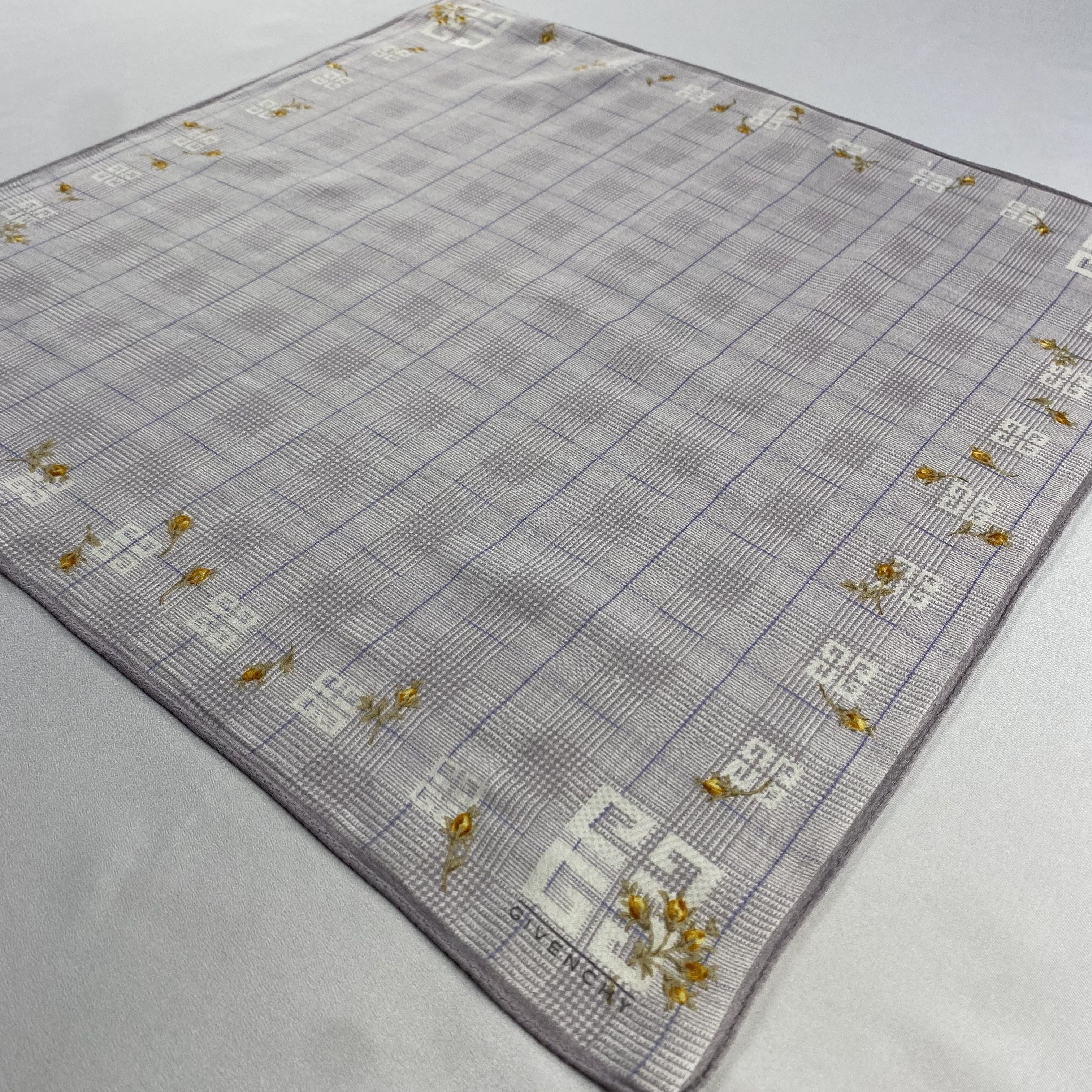 Vintage Givenchy Bandana/ Handkerchief / Neckerchief-P1226 Size ONE SIZE - 2 Thumbnail