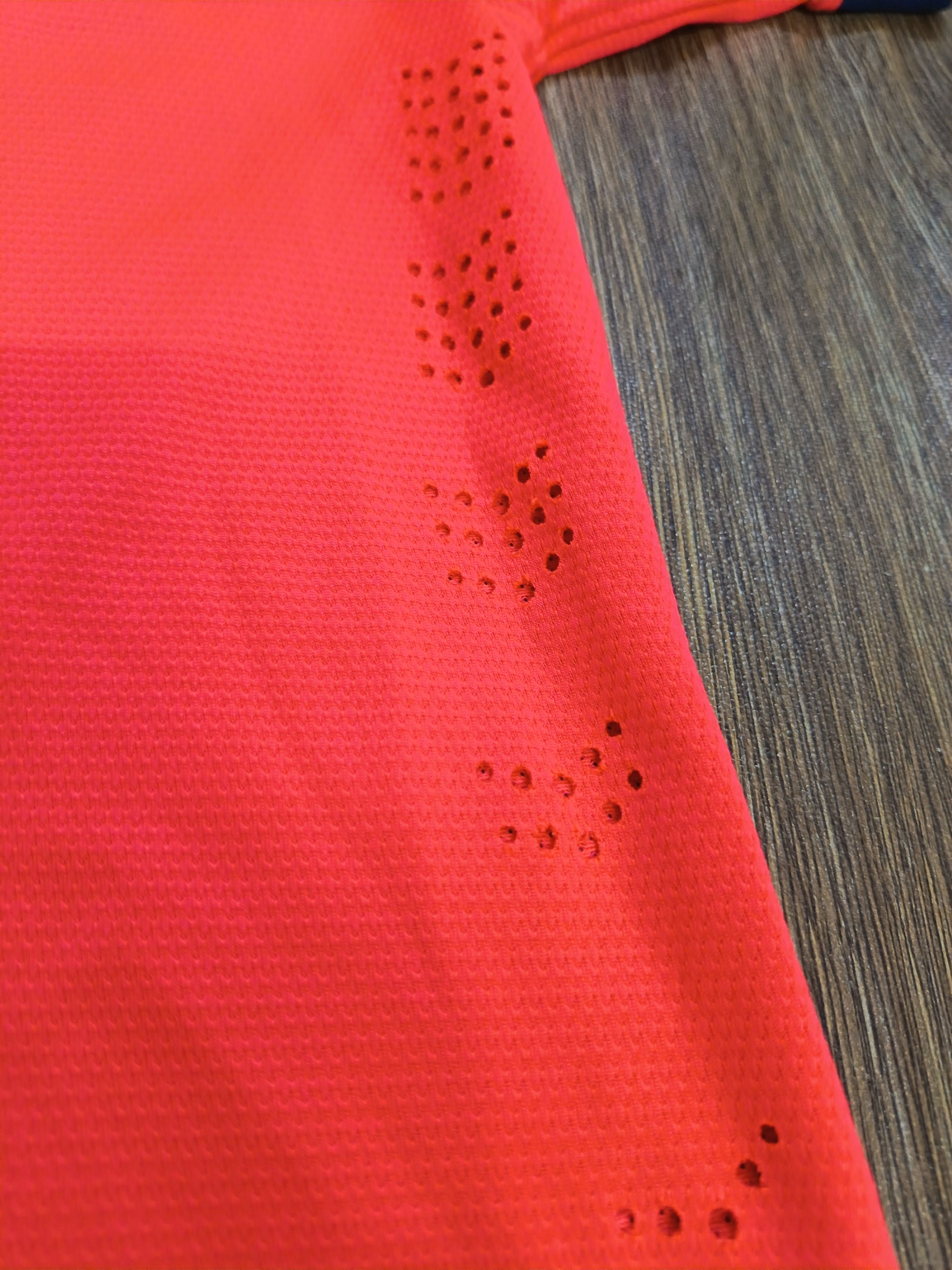 Other Barcalona away kit 2014/2015 bootleg Size US M / EU 48-50 / 2 - 6 Thumbnail