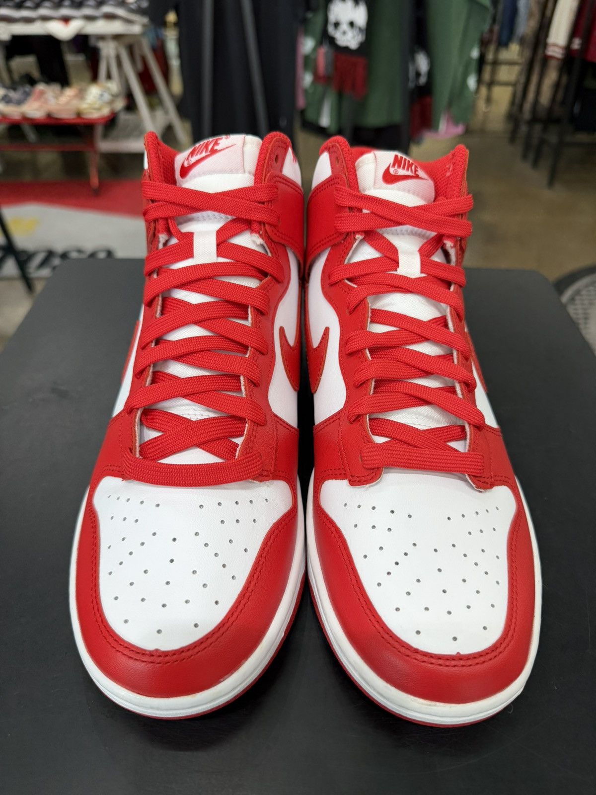 Nike Nike Dunk High Championship Red Size 8.5 (2022) Size US 8.5 / EU 41-42 - 2 Thumbnail