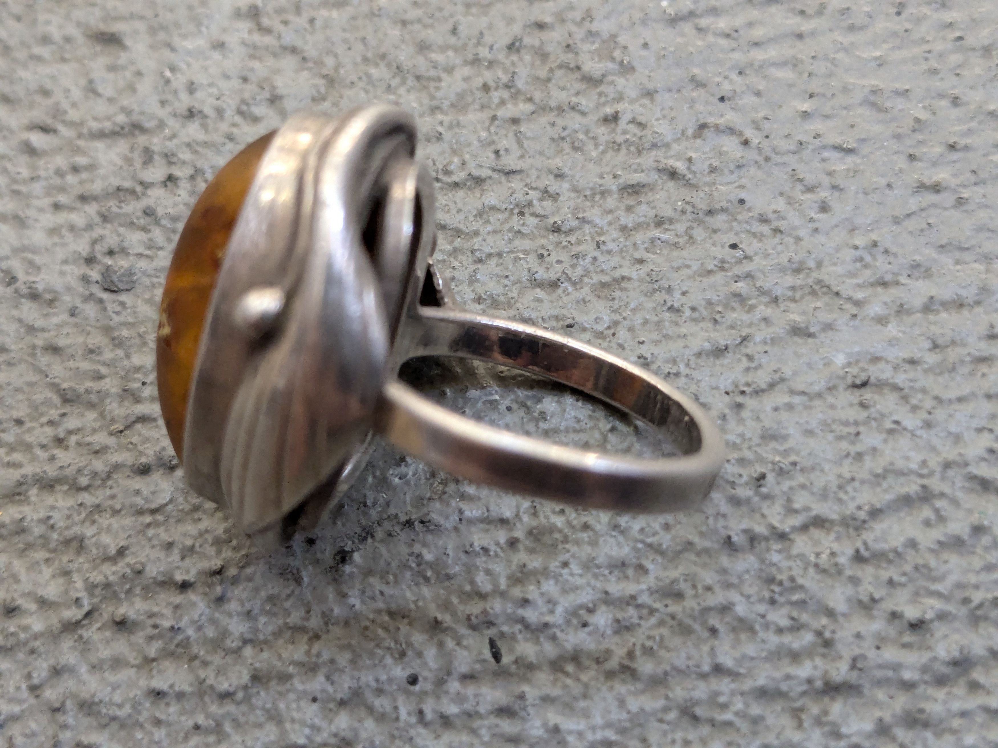 Jewelry Vintage Sterling Silver Ring Amber Oval Baltic Leaf 5 Size ONE SIZE - 8 Thumbnail