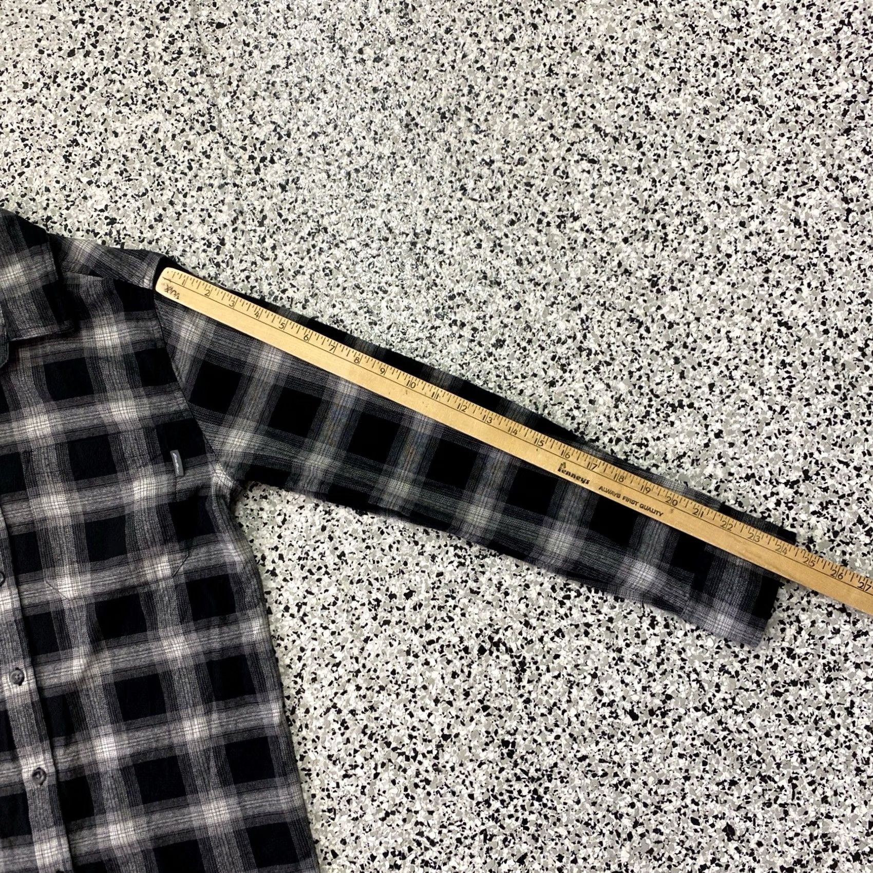 Eddie Bauer VINTAGE? No — Eddie Bauer Men’s Flannel Long Sleeve Shirt Black White Plaid Size Small Size US S / EU 44-46 / 1 - 4 Thumbnail