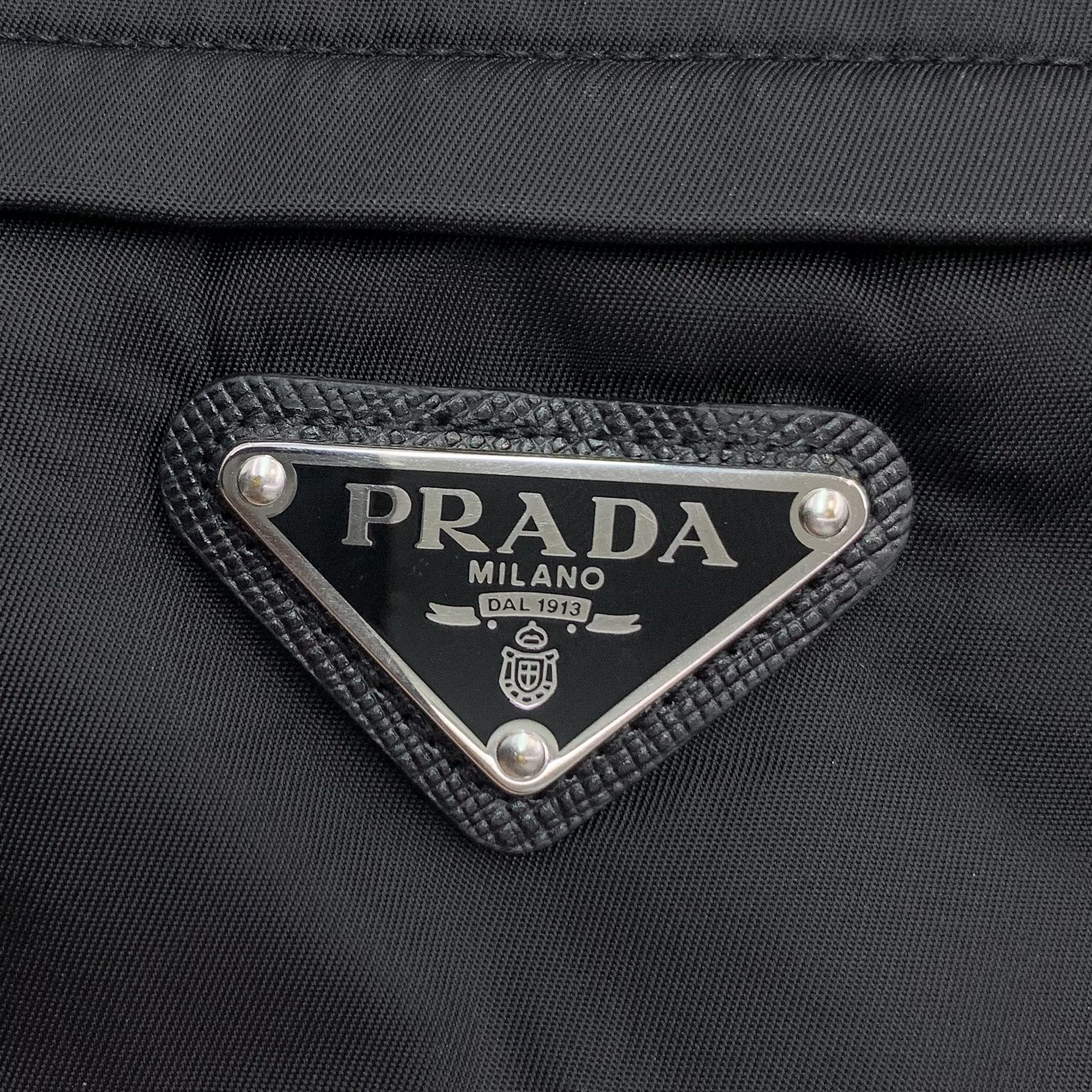 Prada Prada Black Pleated Skirt w/ Belt Bag (XS) Size 25" / US 0 / IT 36 - 2 Thumbnail