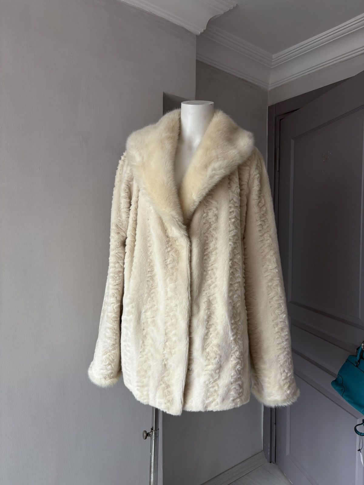 Vintage 90’s faux fur coat Size L / US 10 / IT 46 - 6 Thumbnail