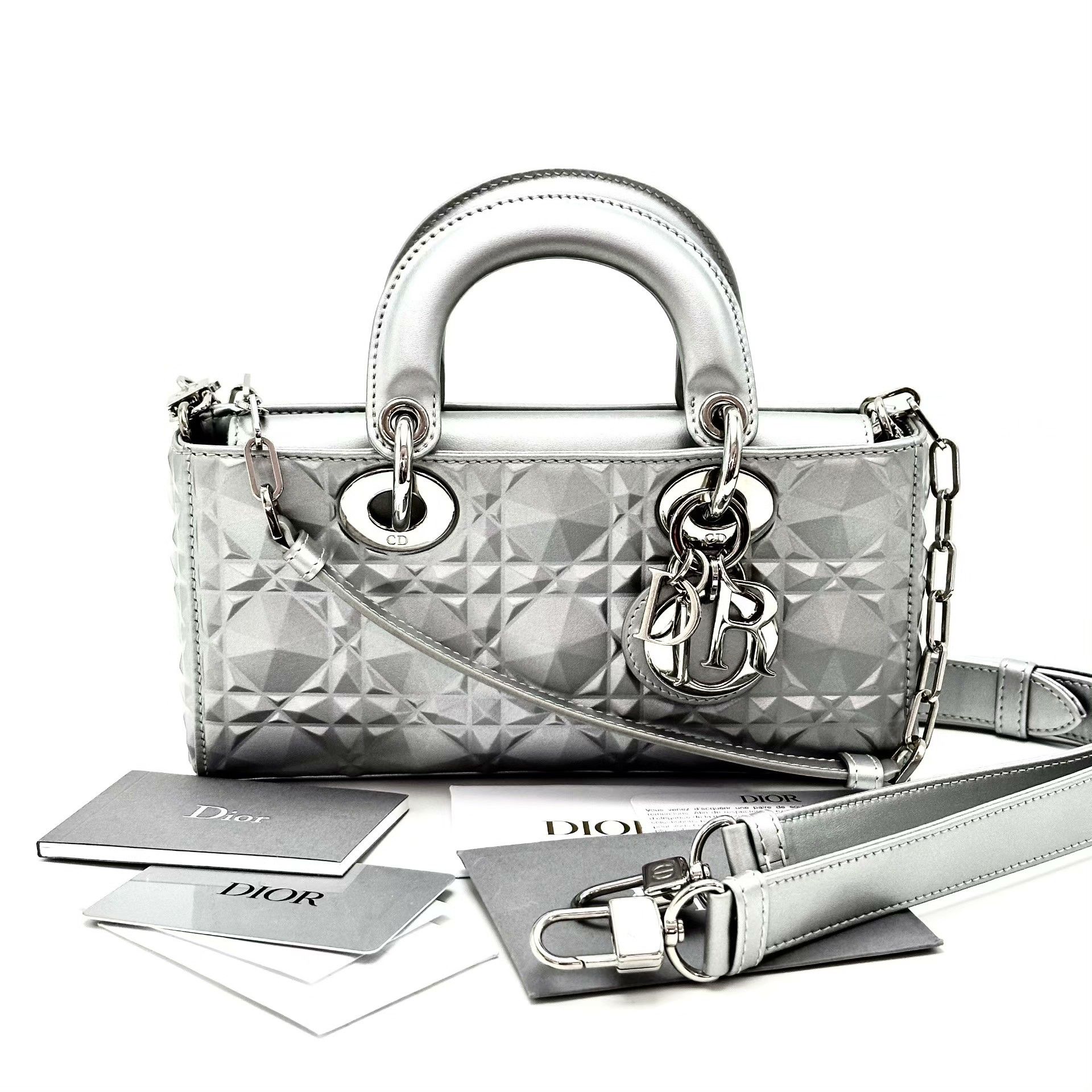 Dior Pre-loved Bag Very good condition Size ONE SIZE - 1 Thumbnail