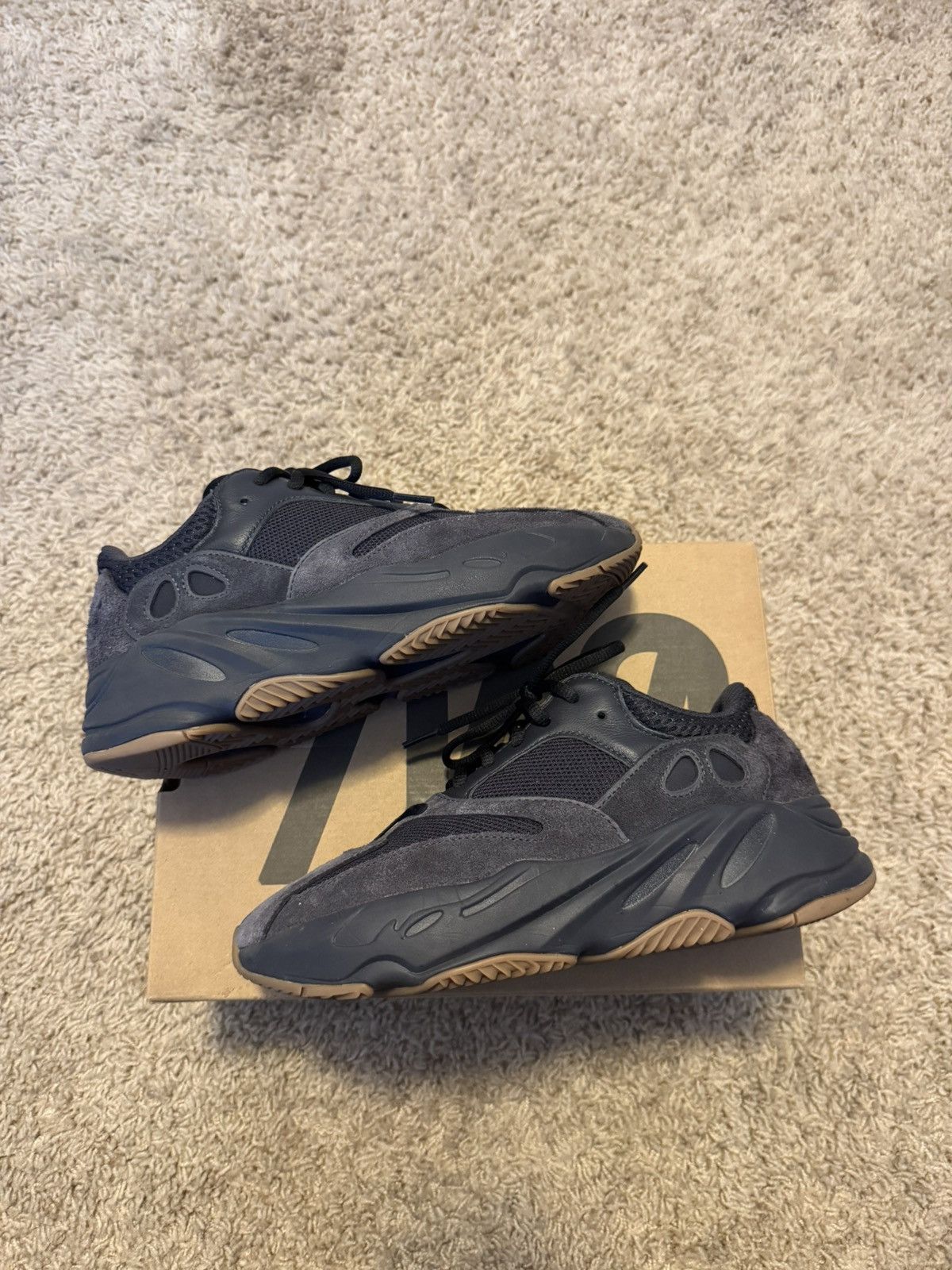 Size Yeezy 700 Utility Black