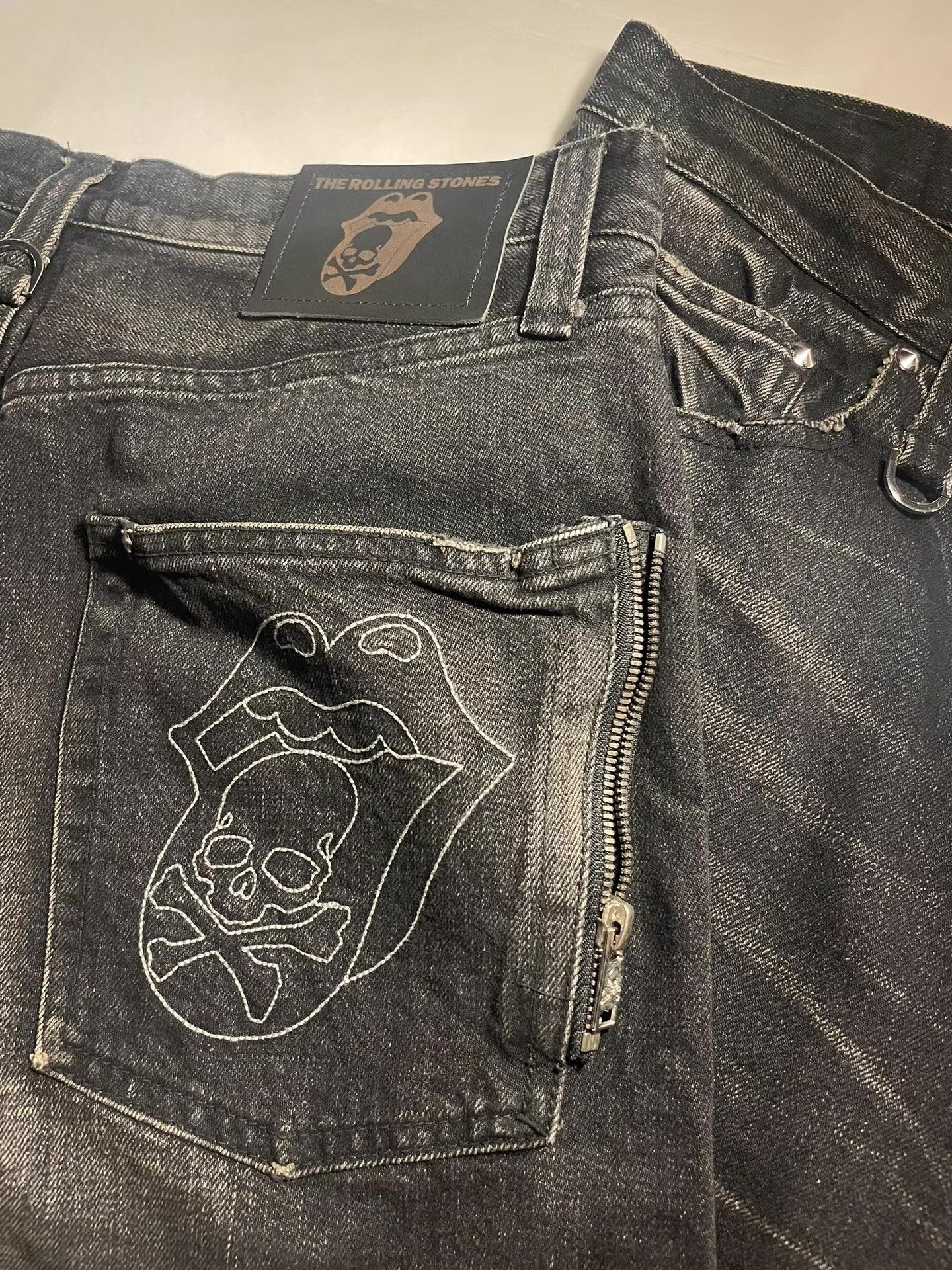 Mastermind Japan MMJ Mastermind Japan black washed denim jeans。Ｑ25 Size US 34 / EU 50 - 2 Thumbnail