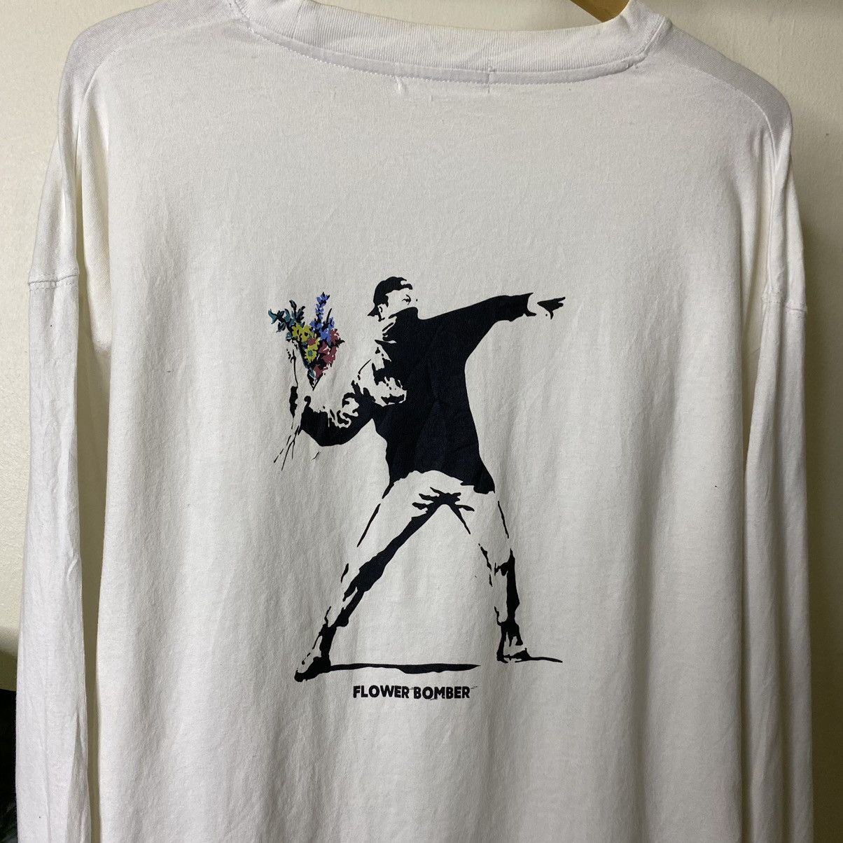 Japanese Brand Brandalised x Banksy Graffiti Art Flower Bomber LS T Shirt Size US L / EU 52-54 / 3 - 2 Thumbnail