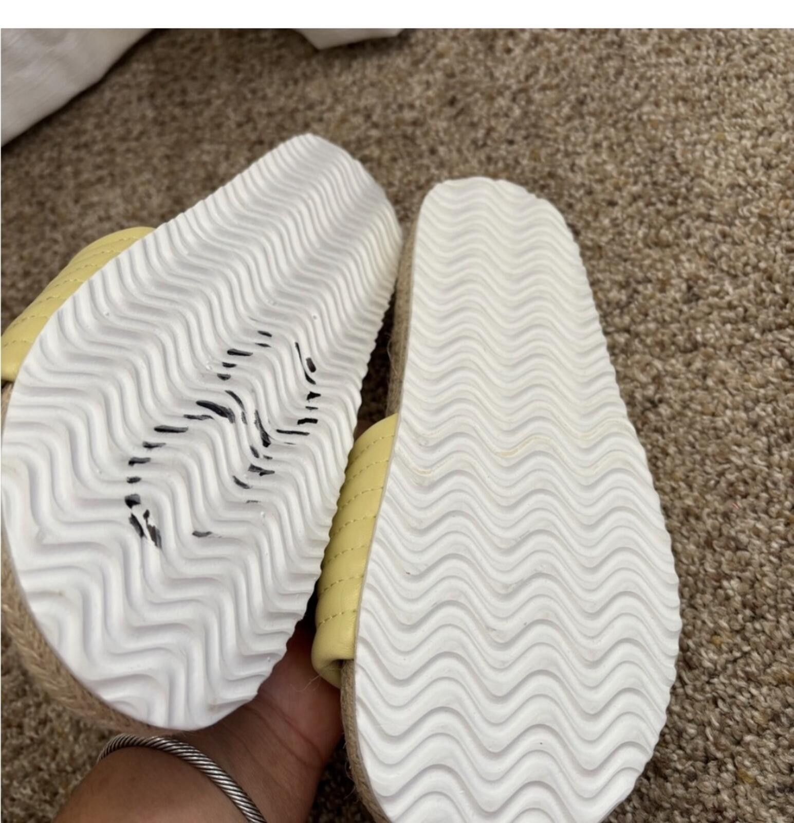 Other ( QUPID) Yellow Quilted Slide Sandals Size US 7.5 / IT 37.5 - 4 Thumbnail