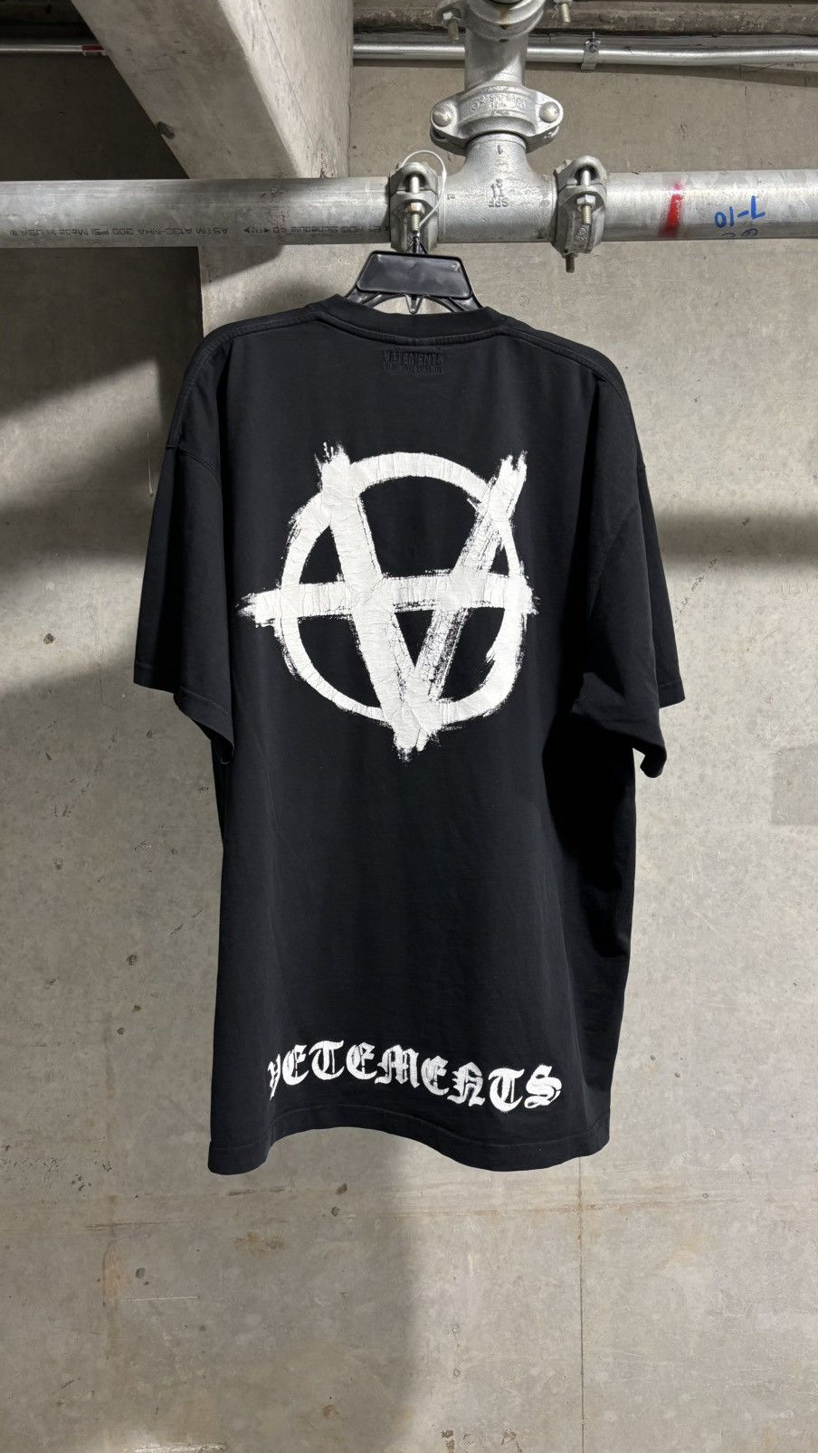 Vetements Vetements Anarchy Tee Size US M / EU 48-50 / 2 - 1 Thumbnail