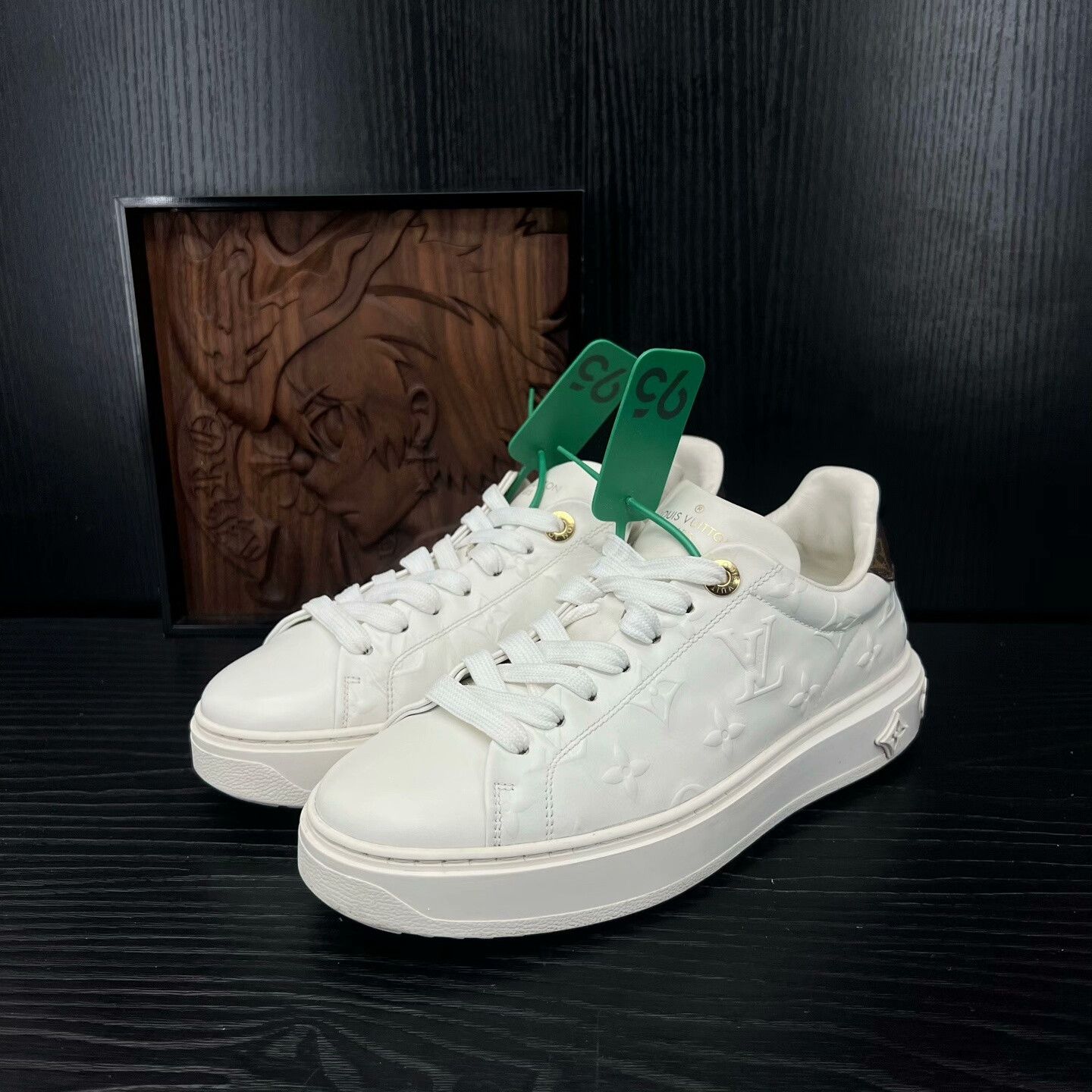 Louis Vuitton Louis Vuitton White Lowtop Sneakers 37 Women Size US 6.5 / IT 36.5 - 1 Thumbnail