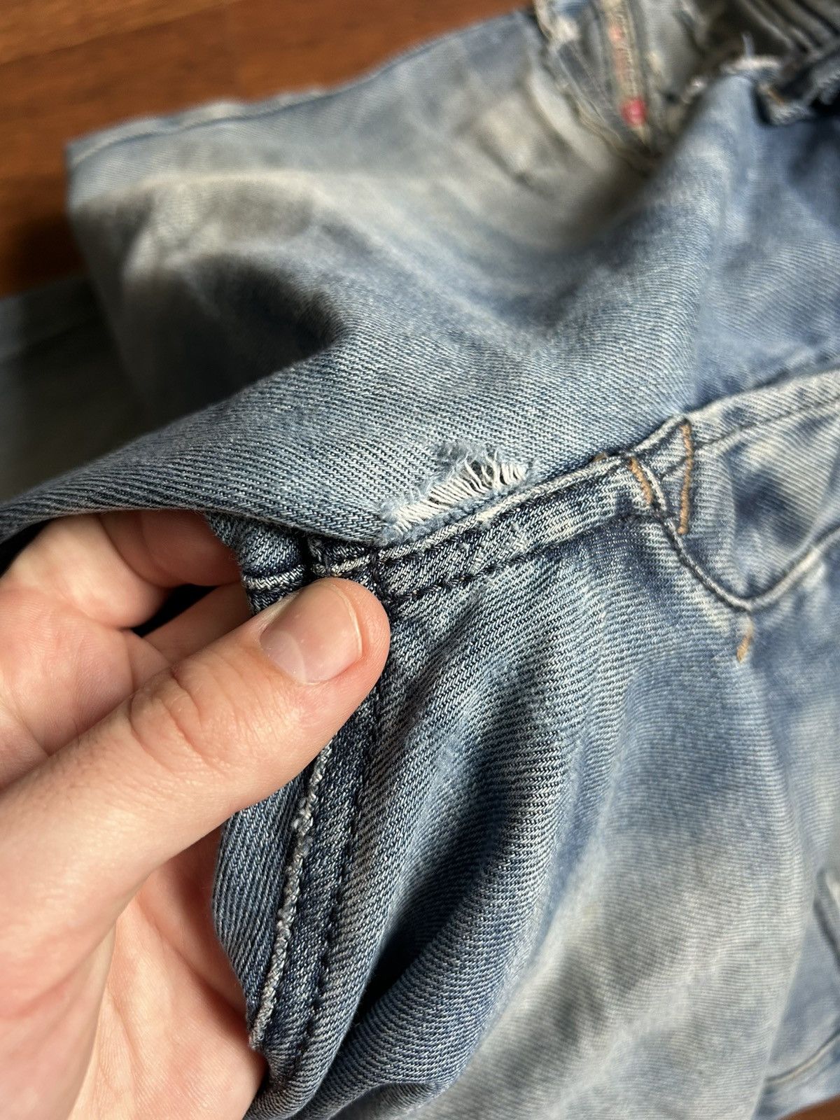 Diesel Vintage Diesel Larkee Distressed Denim Jeans Faded Y2K Sz 31 Size US 31 - 8 Thumbnail
