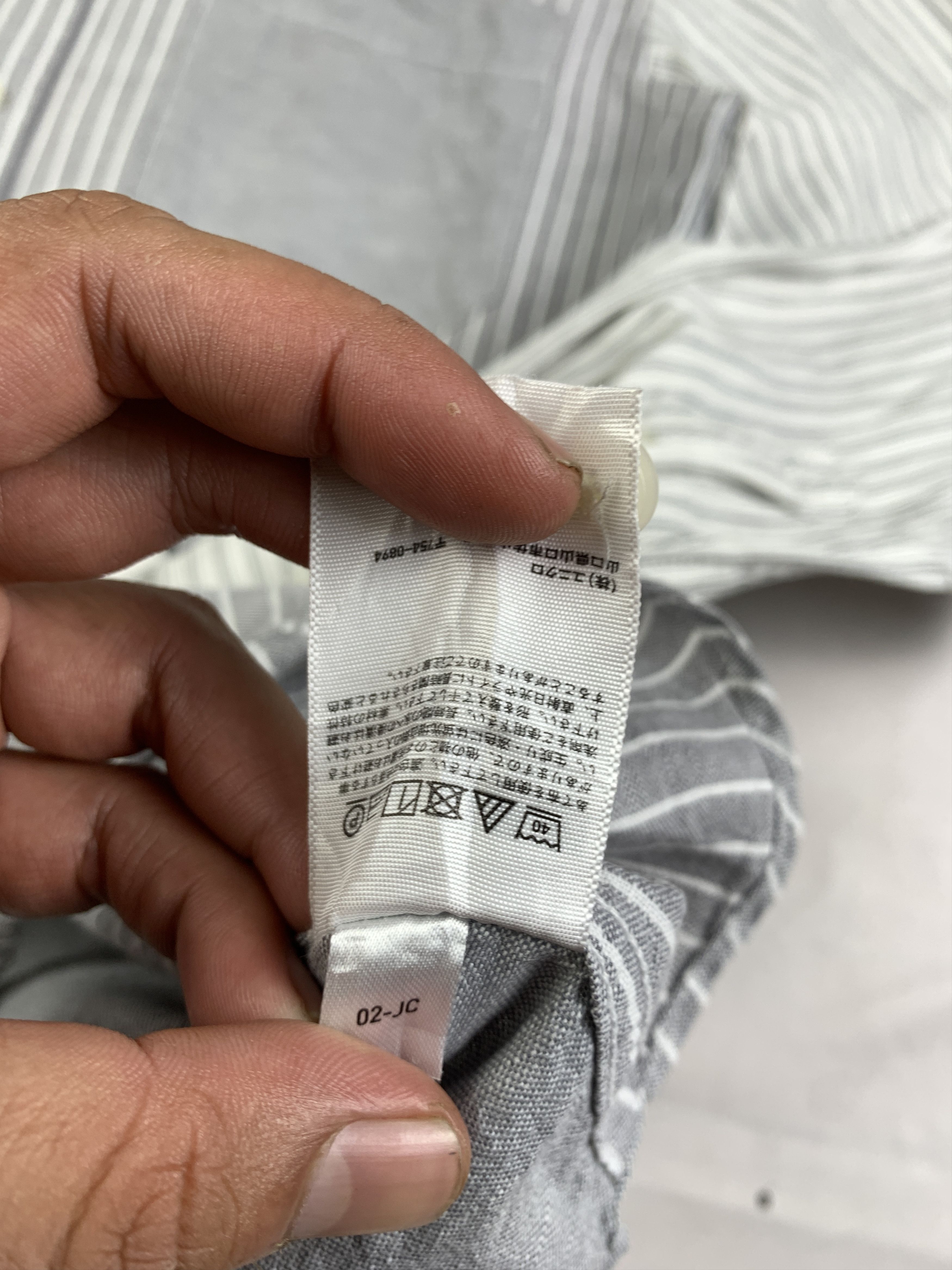 JW Anderson × Uniqlo Uniqlo x JWAnderson Gray Multi-Pinstripes Shirt (L) Size L / US 10 / IT 46 - 7 Thumbnail
