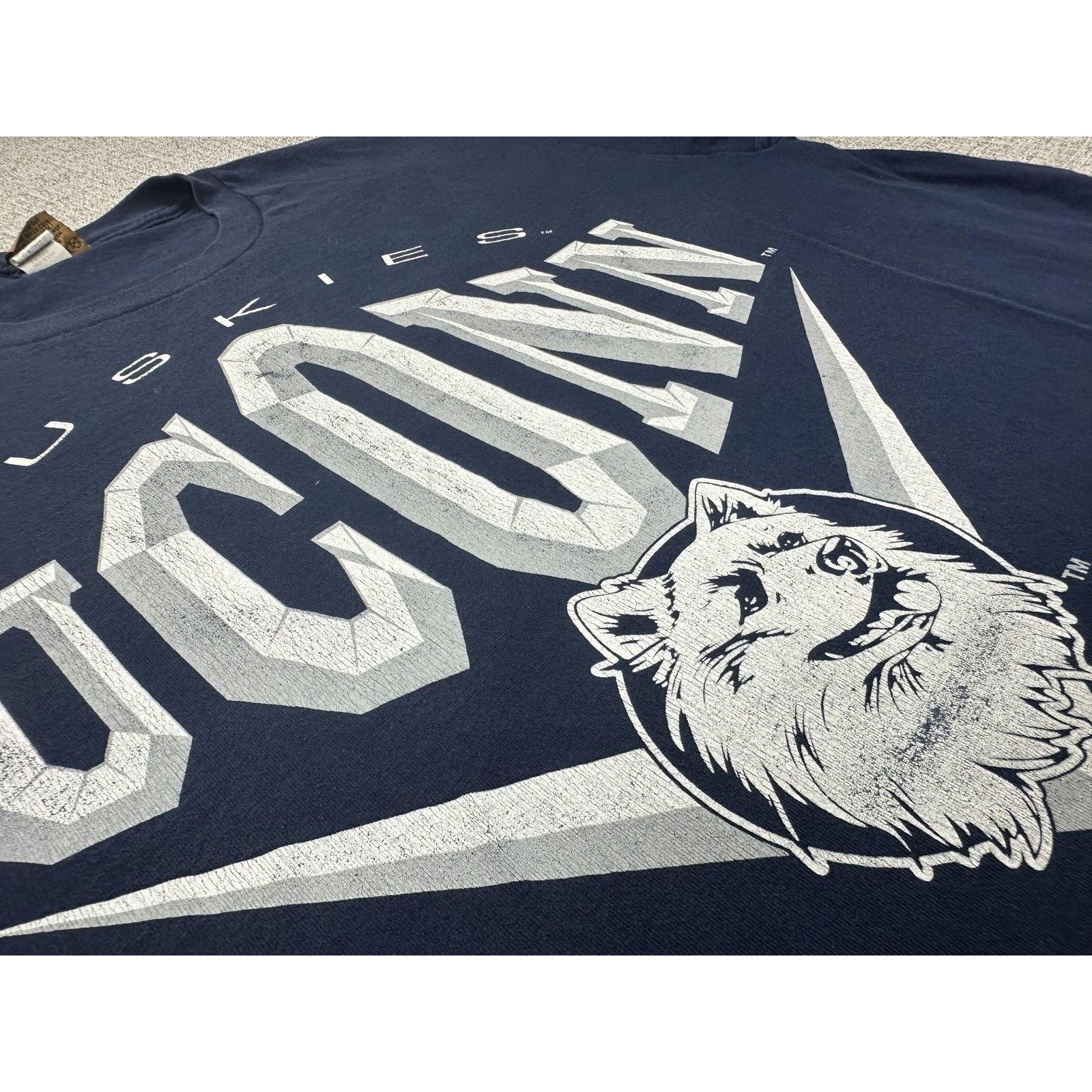 Nutmeg UConn Huskies Shirt XL Blue Nutmeg Mills College USA 90s Size US XL / EU 56 / 4 - 7 Thumbnail