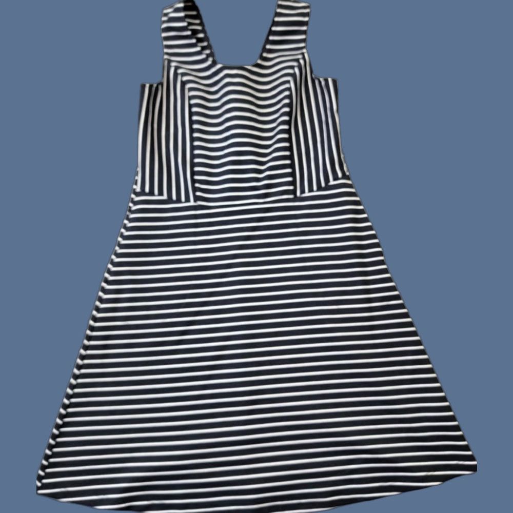 ExOfficio ExOfficio Dress Womens M Black White Stripe Keyhole Back Ponte Fit & Flare Sleeveless Knee Length Pockets Size M / US 6-8 / IT 42-44 - 1 Thumbnail