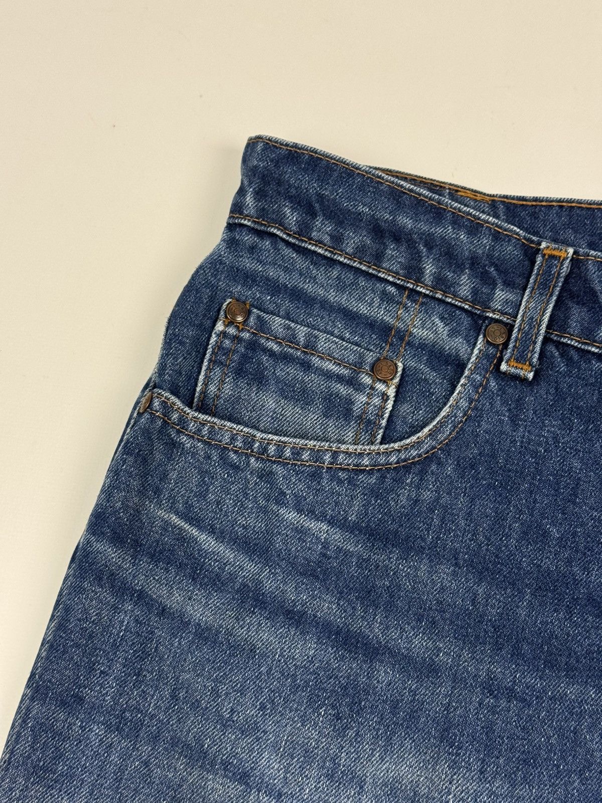 Levi's 1980’s Vintage Levi’s 565 Washed Denim Leather Tab Jeans Size US 33 - 7 Thumbnail