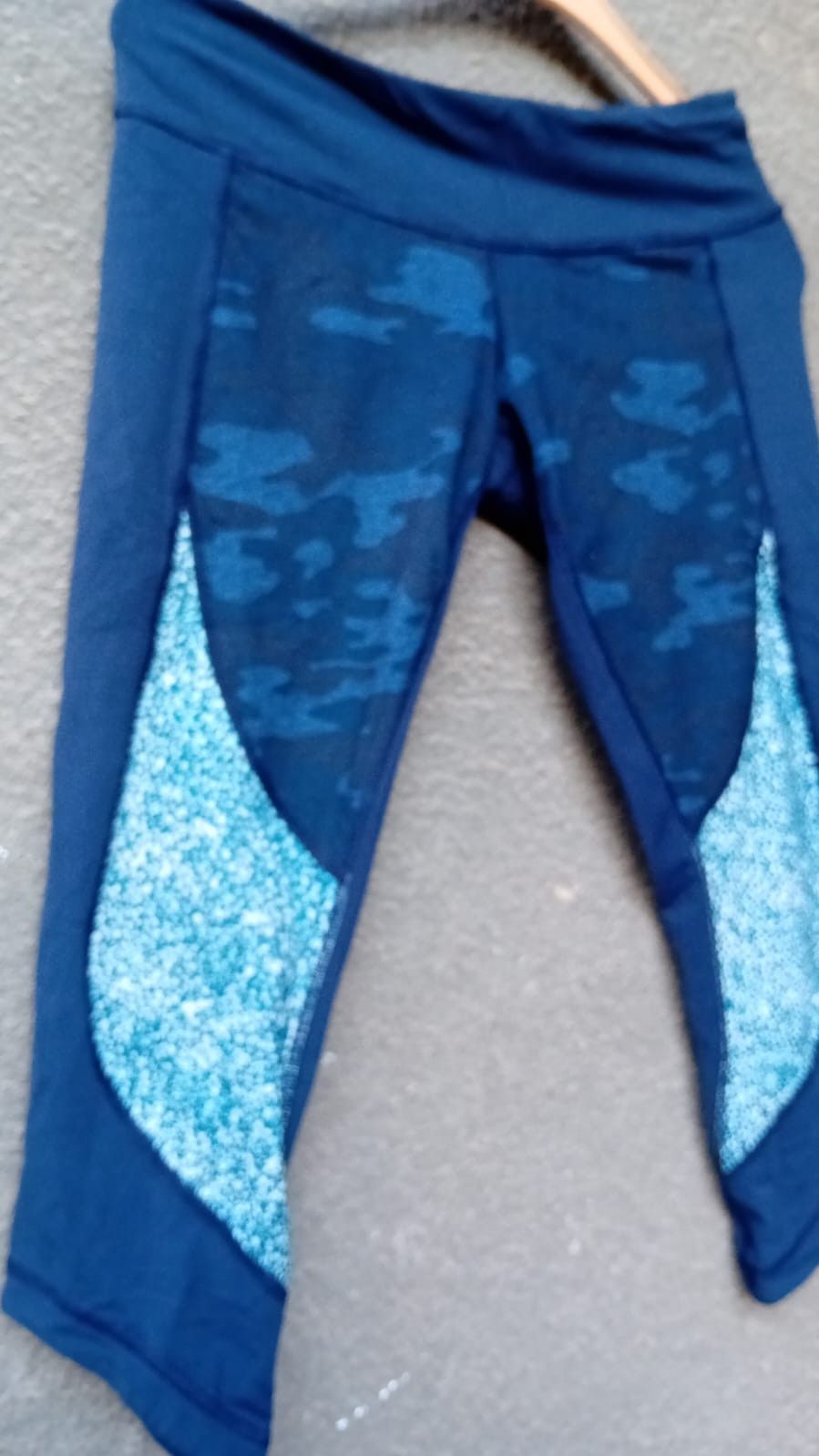 Lululemon Lululemon Align High-Rise Camo-ish Crop Yoga Pants sz 8 Size 30" / US 8 / IT 44 - 3 Thumbnail