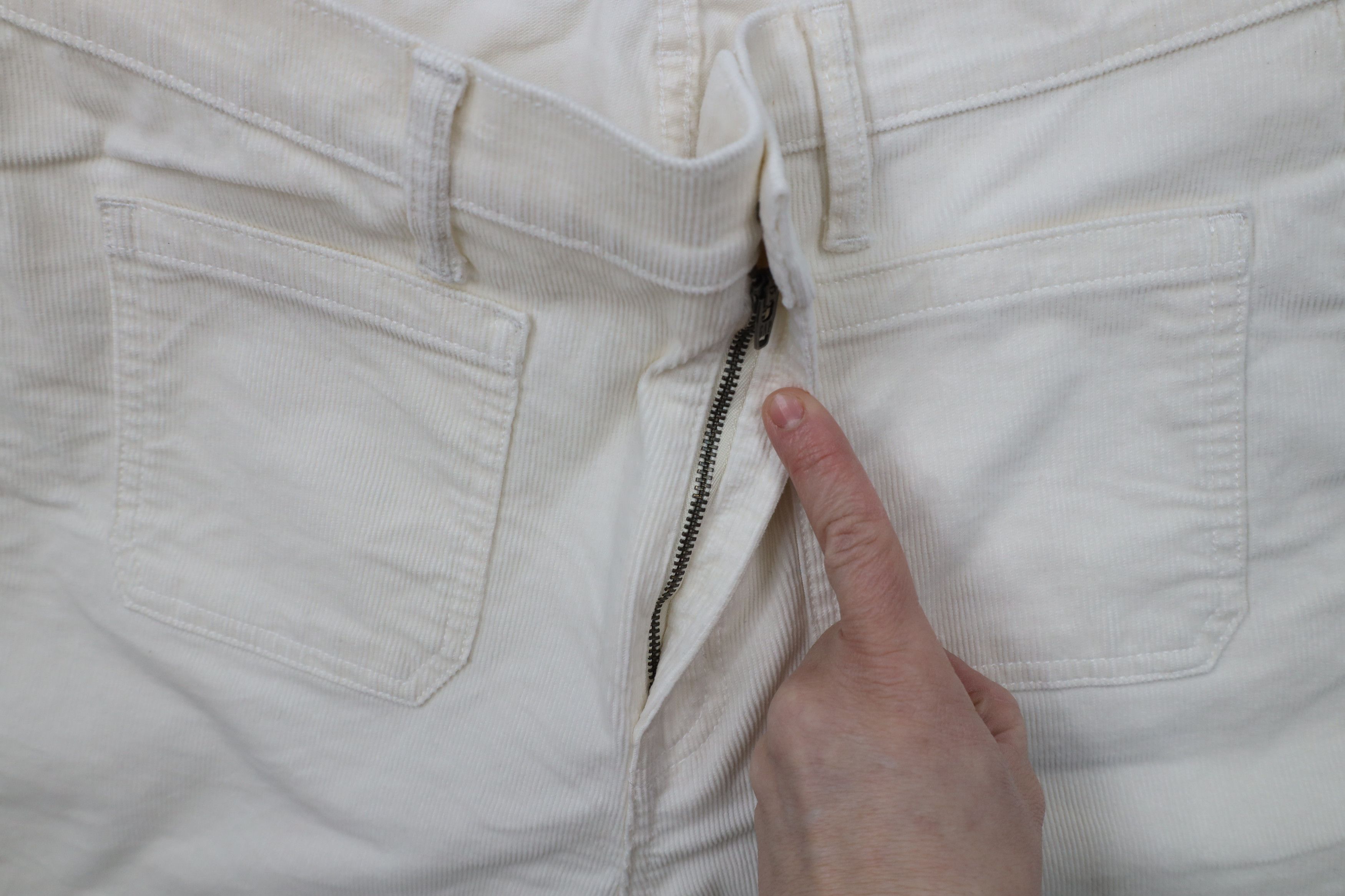 Gap × Vintage Vintage Y2K Gap Flare High Rise Corduroy Chino Pants Cream Size 32" / US 10 / IT 46 - 8 Thumbnail