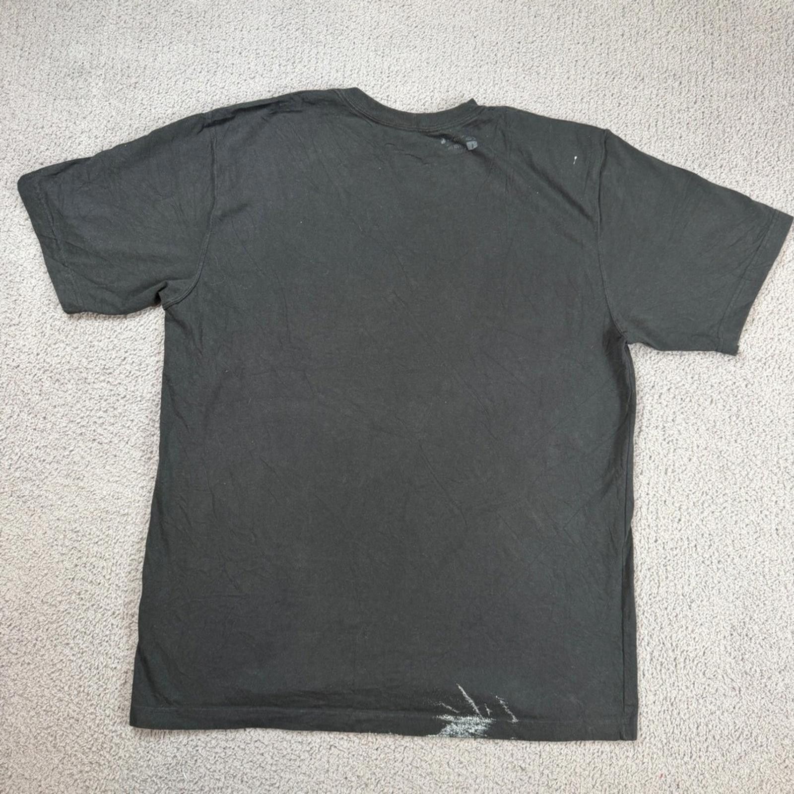 Carhartt Carhartt K87 Distressed Pocket T Shirt Men L Original Fit Size US L / EU 52-54 / 3 - 3 Thumbnail