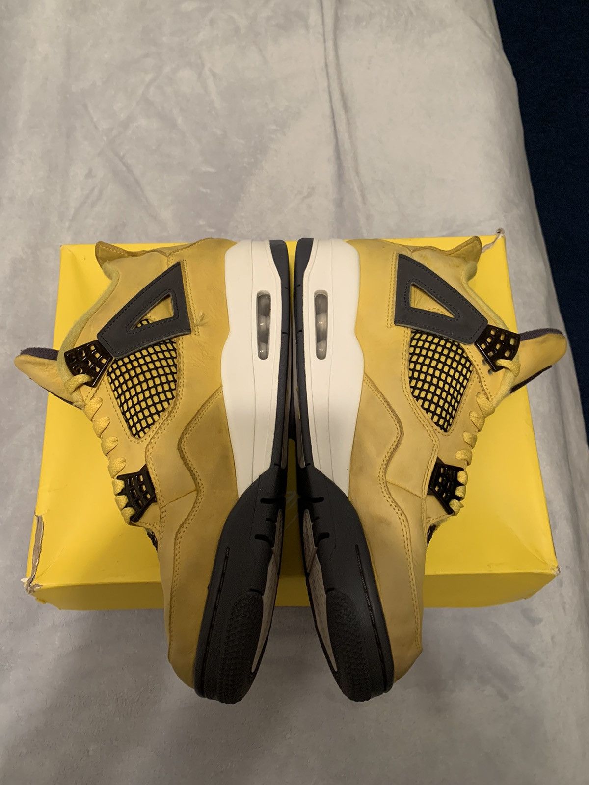 Jordan Brand Jordan 4 Retro Lightning 2021 Size 10.5 Size US 10.5 / EU 43-44 - 4 Thumbnail