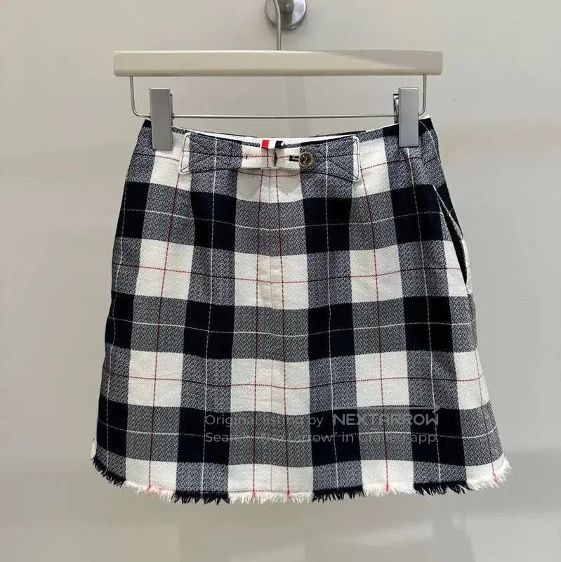 Thom Browne Thom Browne Black Plaid Mini Skirt for Women . Size 23" - 4 Thumbnail