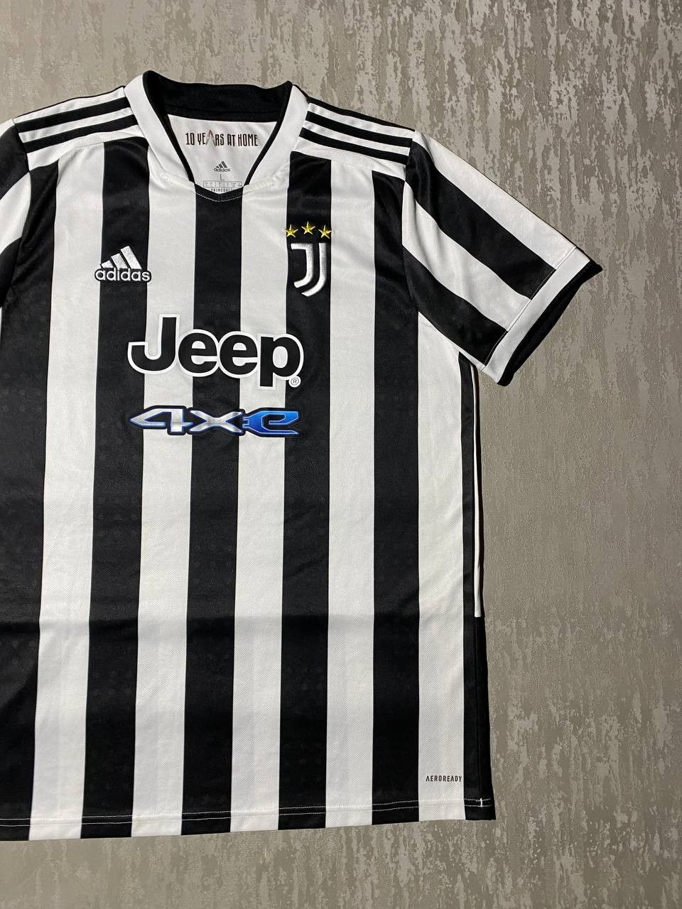 Adidas Adidas Juventus Jersey Home football shirt 2021/22 Size US L / EU 52-54 / 3 - 4 Thumbnail