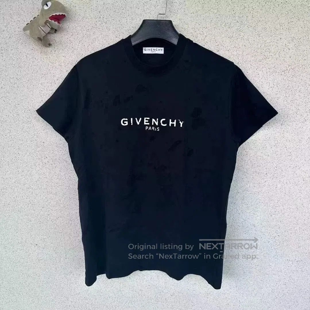 Givenchy Givenchy New Large Hole Short Sleeve. Size XXS / US 00 / IT 34 - 1 Thumbnail