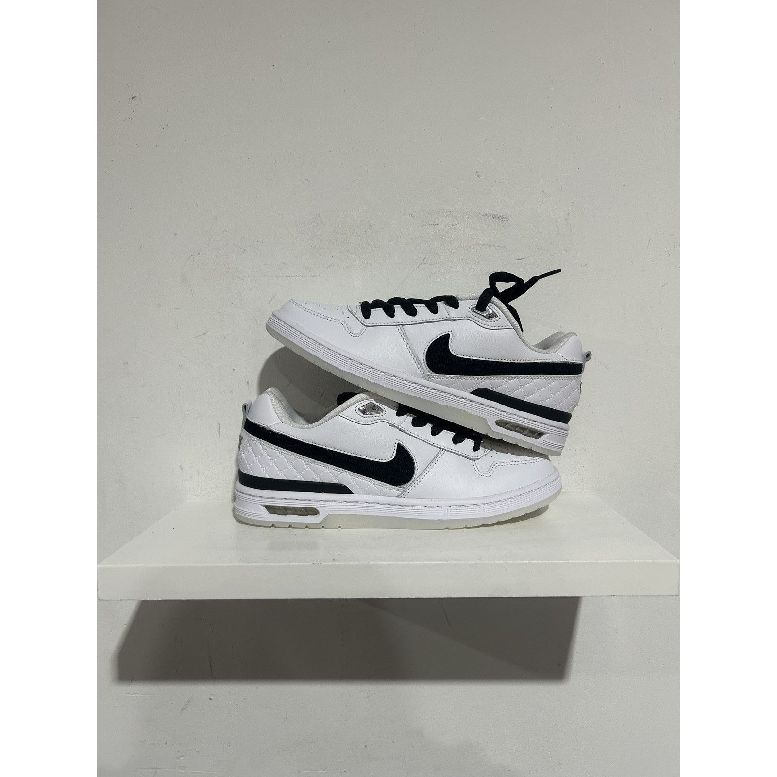 Nike NIKE SB ZOOM AIR PAUL RODRIGUEZ 1 OG WHITE BLACK SIZE 9 NEW Size US 9 / EU 42 - 1 Thumbnail