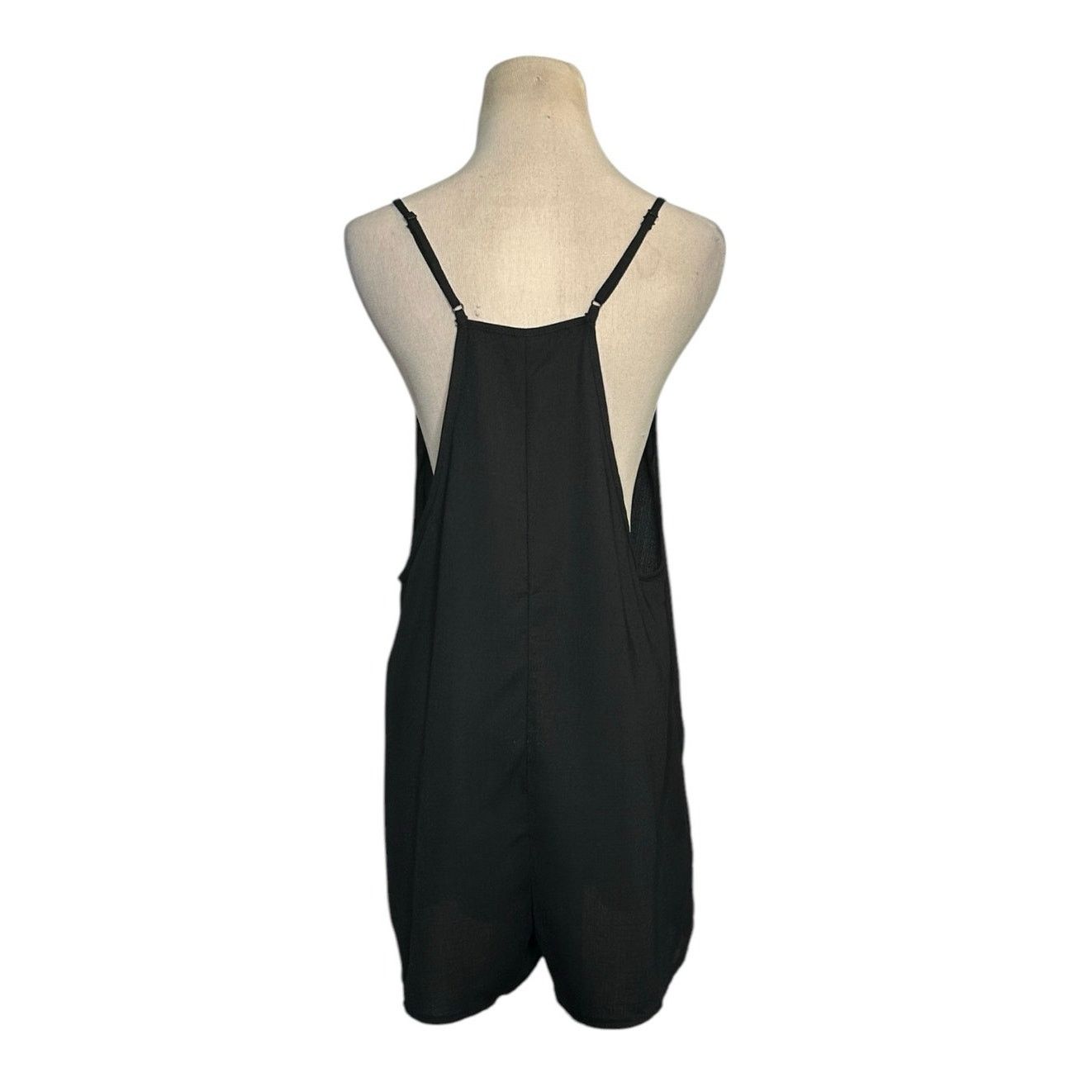 Shein Shein Black Double Pocket Sleeveless Racerback Romper Medium Size 28" / US 6 / IT 42 - 9 Thumbnail