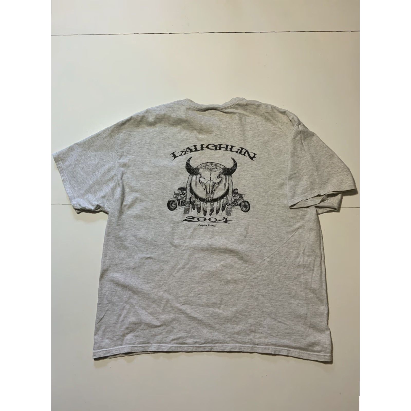 Hanes VINTAGE Laughlin River Run Motorcycle Rally 2004 Ram Skull Dream Catcher Graphic T-Shirt Hanes Men 2XL Gray Shirt Mens Size US XXL / EU 58 / 5 - 3 Thumbnail