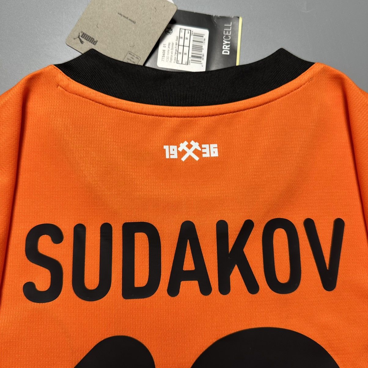 Puma NWT SHAKHTAR PUMA 2024/2025 FOOTBALL HOME JERSEY #10 SUDAKOV Size US M / EU 48-50 / 2 - 11 Thumbnail