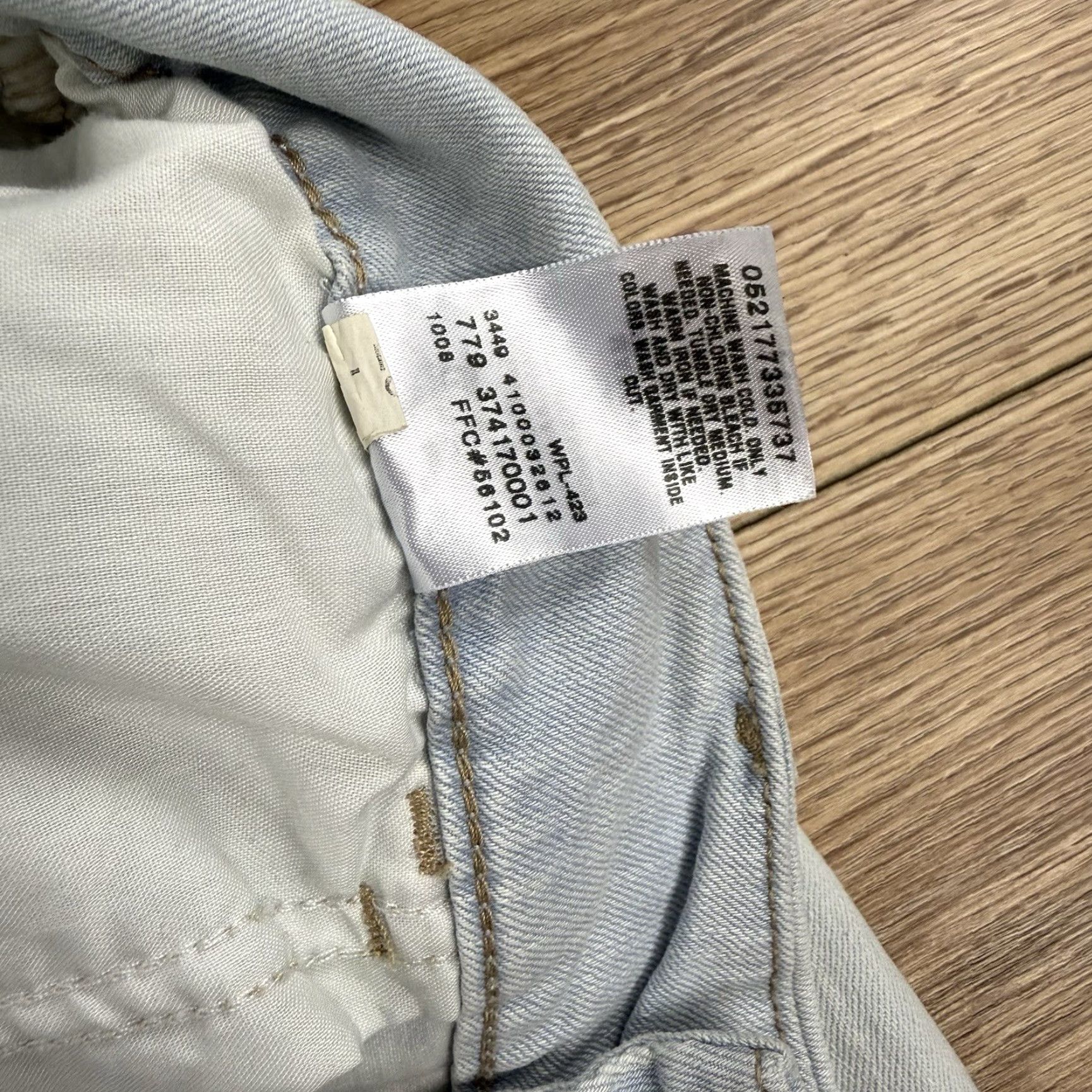 Levi's Levi's Shorts Bermuda Denim Light Wash Blue Juniors Size 11 Casual Mid Rise Size 32" / US 10 / IT 46 - 4 Thumbnail