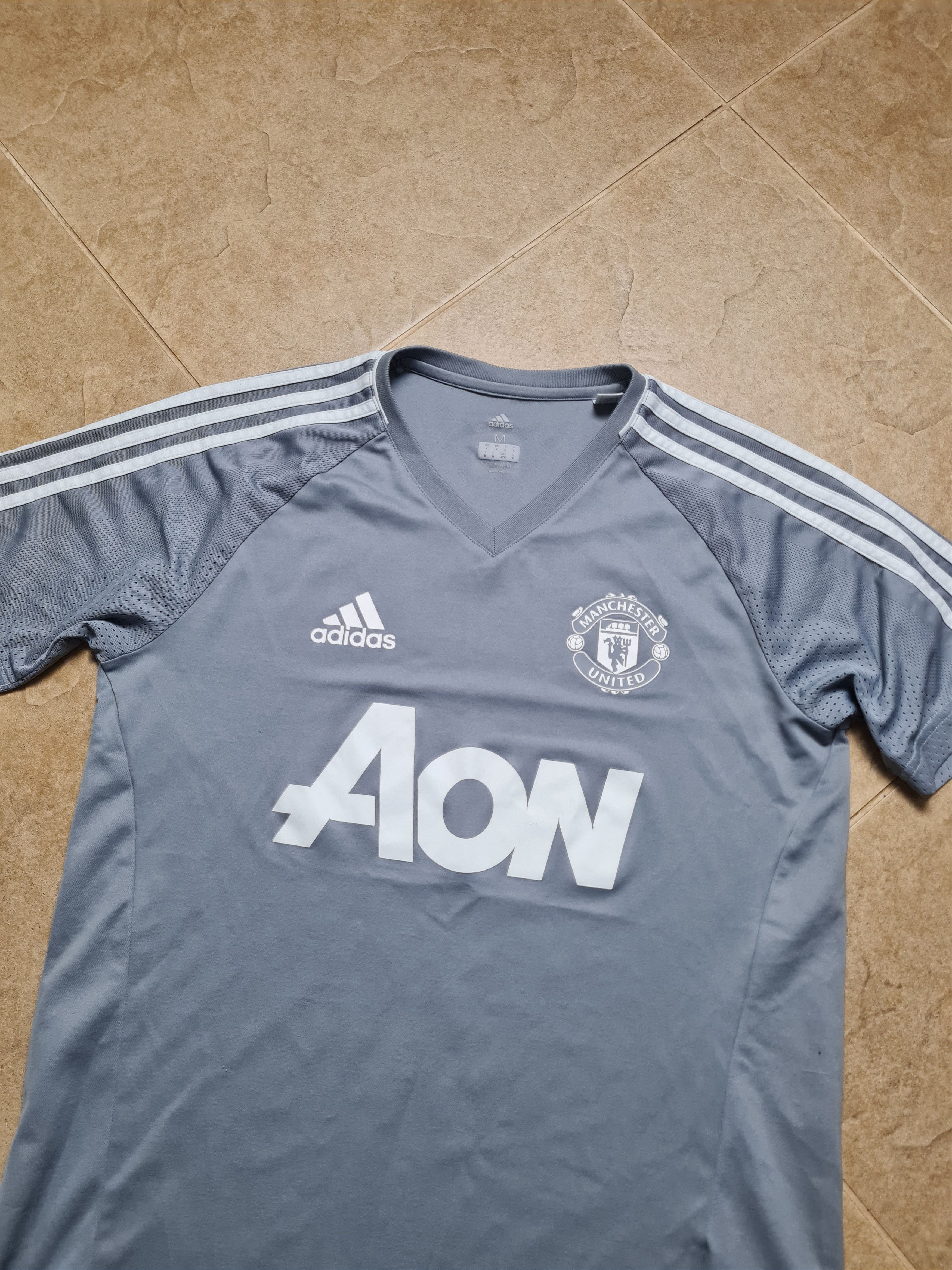 Adidas MANCHESTER UNITED ADIDAS 2017/2018 SIZE M BS4436 Size US M / EU 48-50 / 2 - 3 Thumbnail