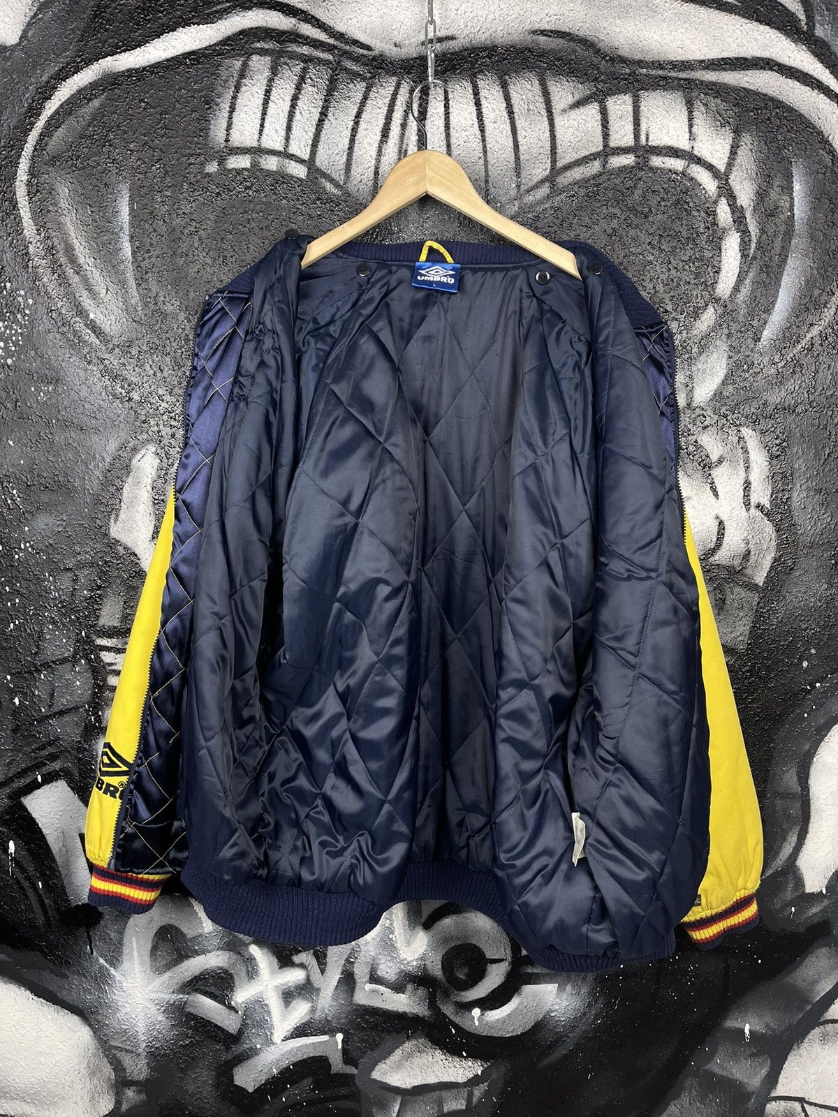 Umbro × Vintage Vintage Umbro FC Scotland 1994-96 Varsity Bomber Jacket Size US L / EU 52-54 / 3 - 11 Thumbnail