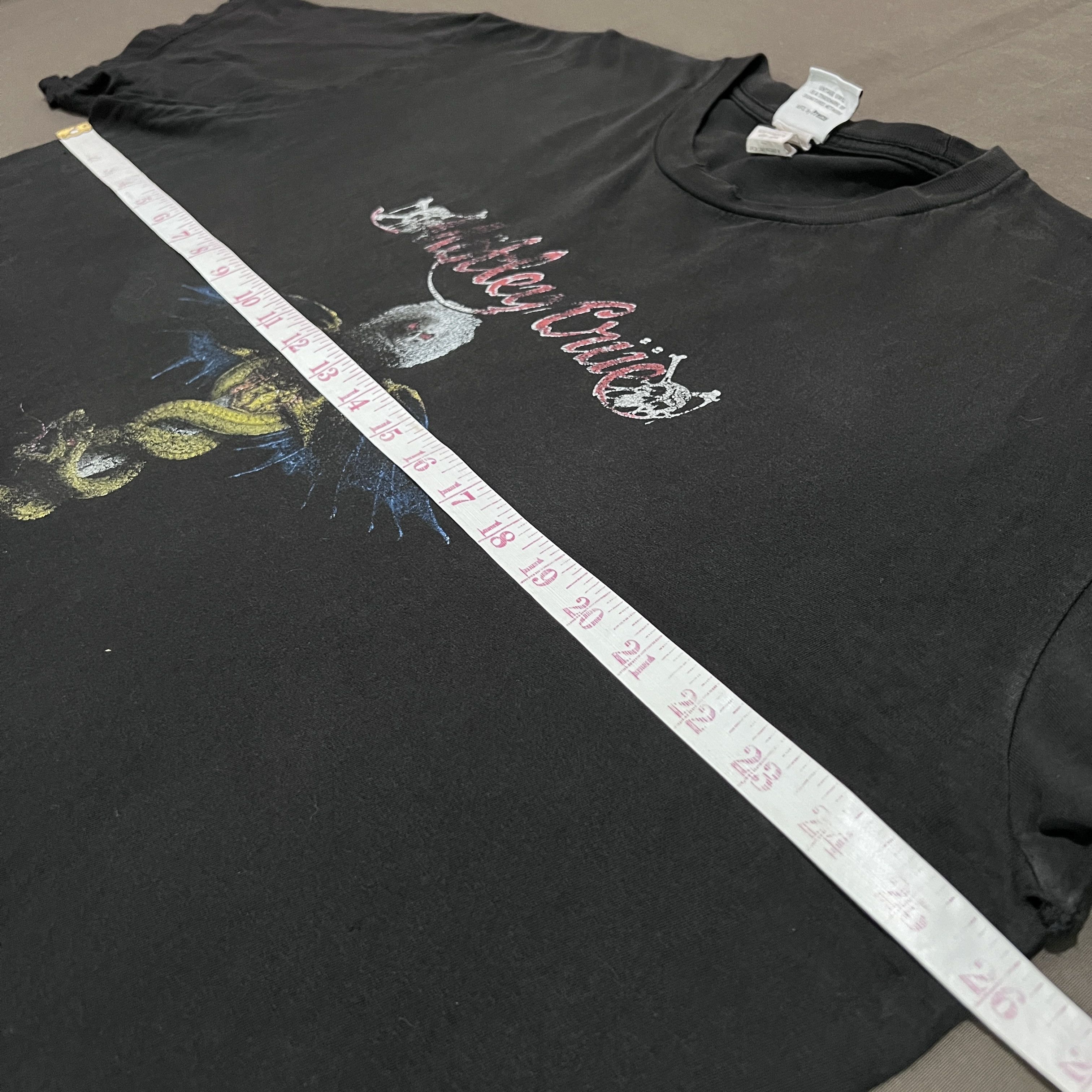 Band Tees × Vintage Vintage Y2K Motley Crue Tee 2XL Distressed Faded Thrashed Size US XXL / EU 58 / 5 - 15 Thumbnail