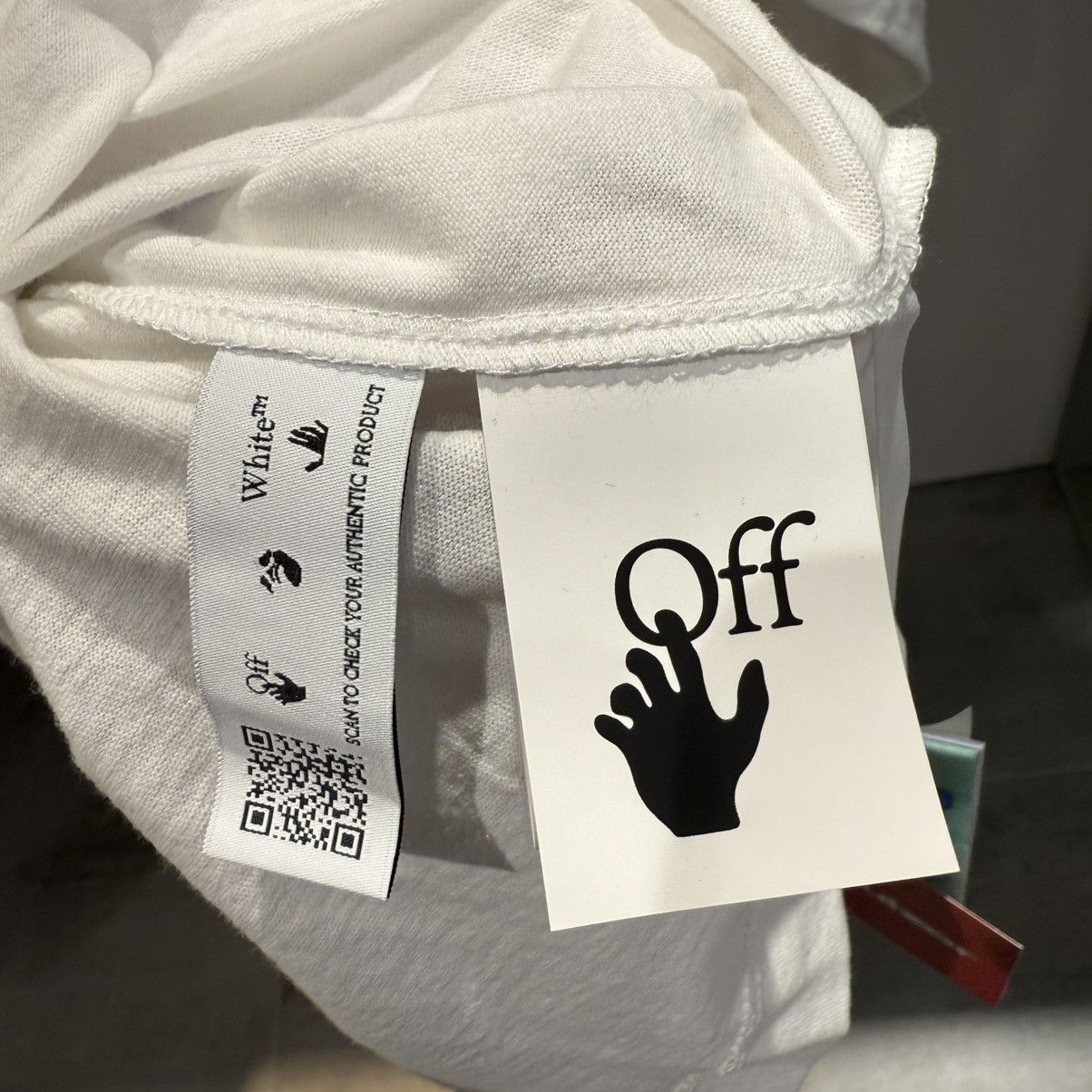 Off-White Off-White Graffiti Logo Tee Size US L / EU 52-54 / 3 - 4 Thumbnail