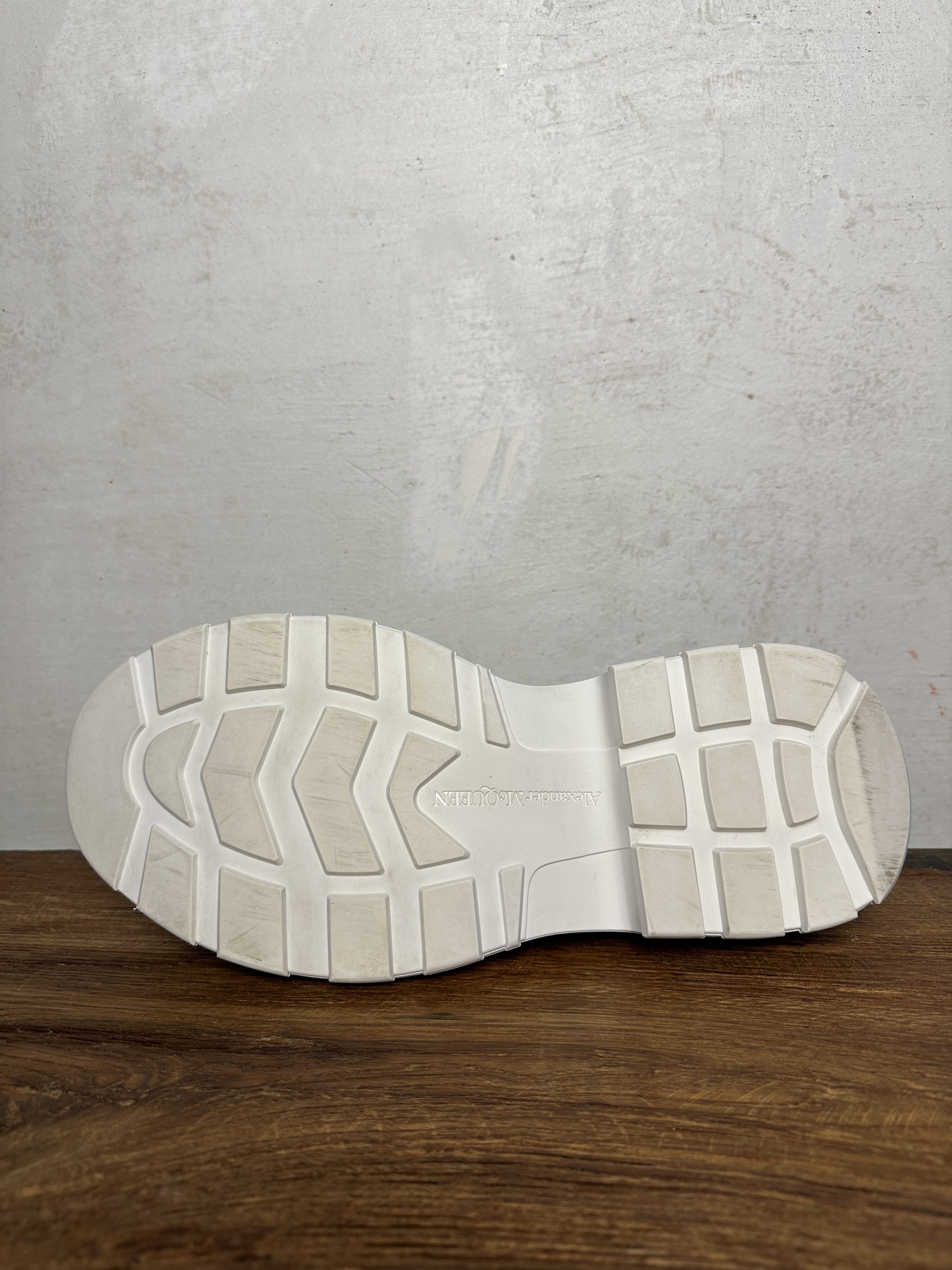 Alexander McQueen ALEXANDER MCQUEEN White Tread Slick Low Sneakers Size US 10 / EU 43 - 5 Thumbnail