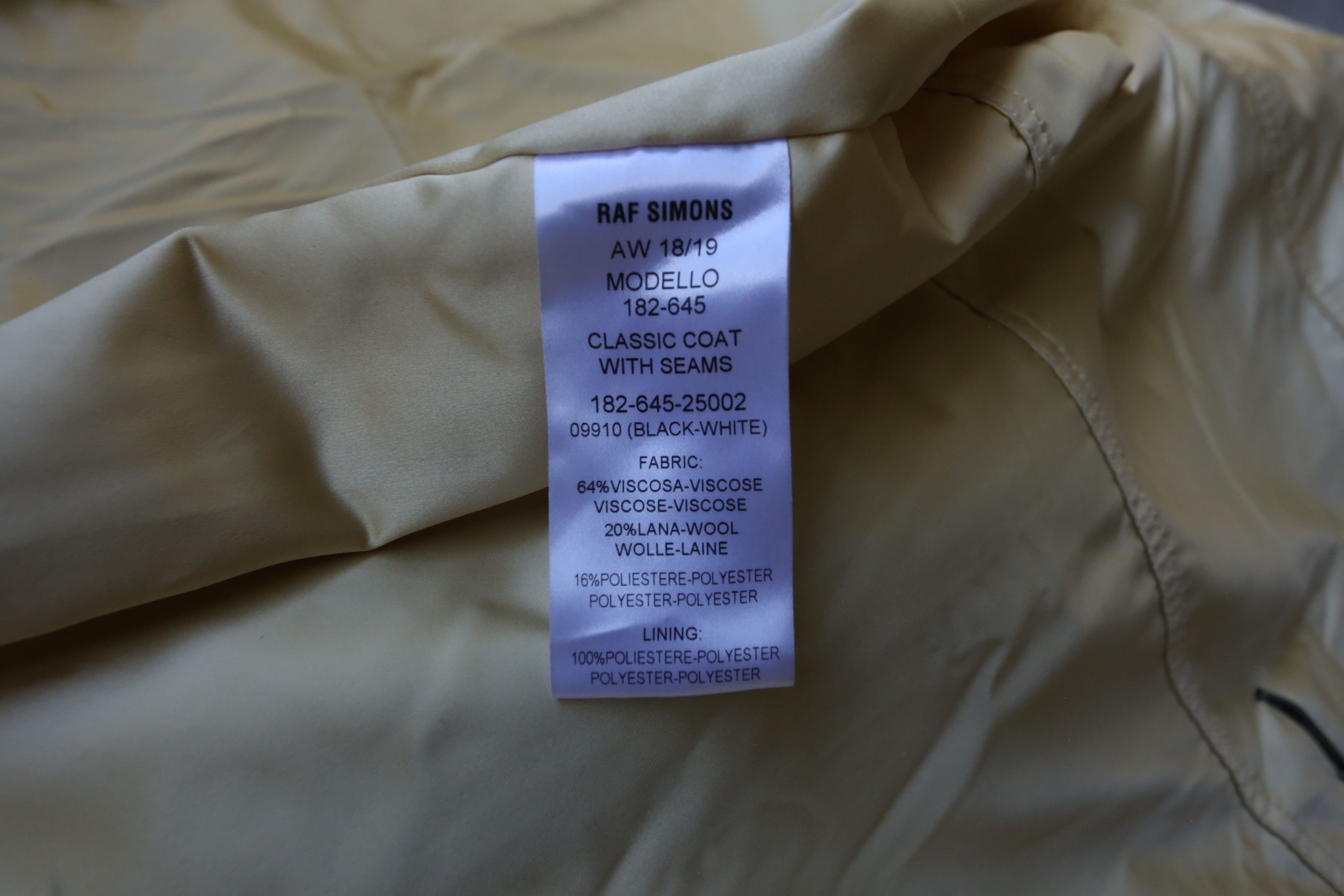 Raf Simons Raf Simons - FW 18 - Classic Coat w/ Seams Size US S / EU 44-46 / 1 - 8 Thumbnail