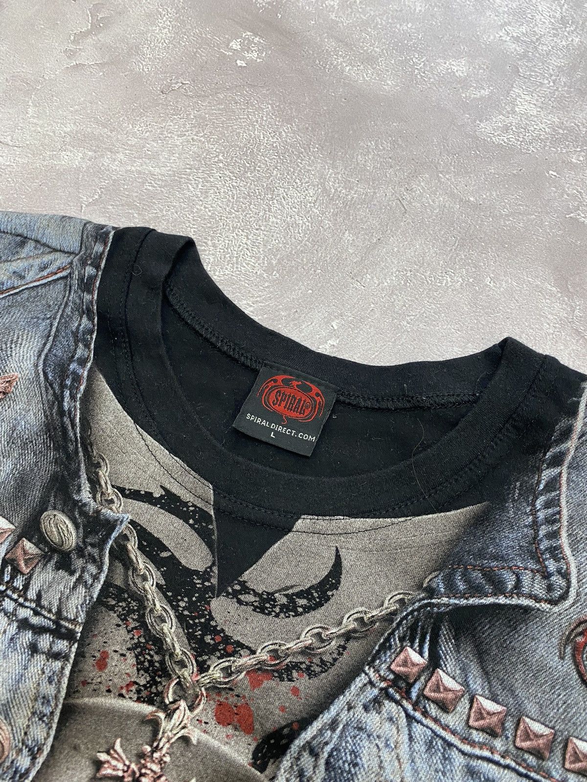 Japanese Brand Vintage Punk Rock Skull 3D Tatoo All Over Print Longsleeve Size US L / EU 52-54 / 3 - 5 Thumbnail
