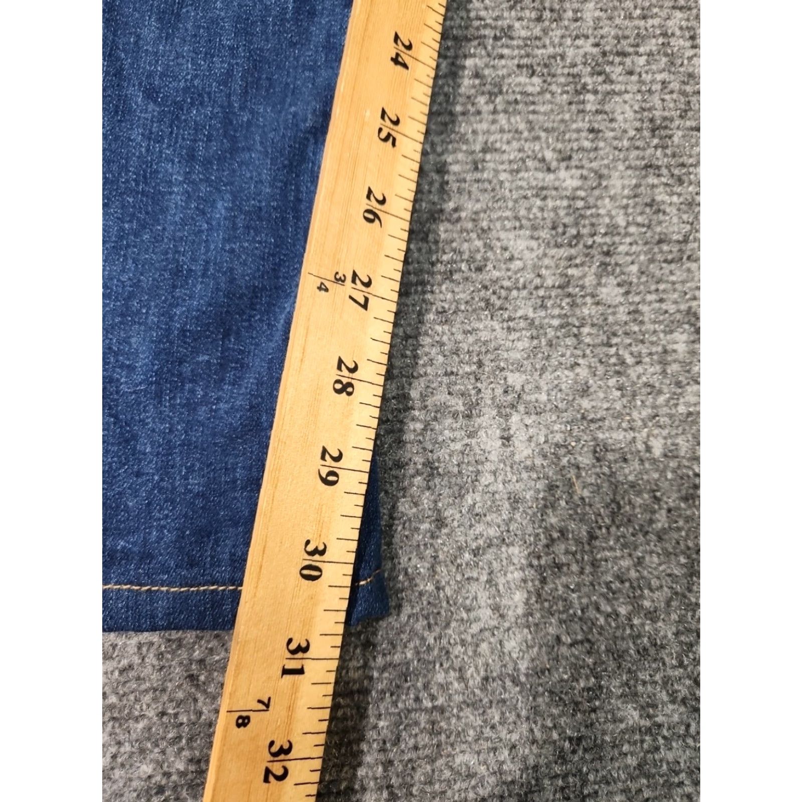 7 For All Mankind 7 for All Mankind Womens Kimmie Straight Jeans Size 31 Fade Wash Blue Regular fit 5-Pocket Denim Cotton Blend Cotton VINTAGE? Size 24" / US 00 / IT 34 - 6 Thumbnail