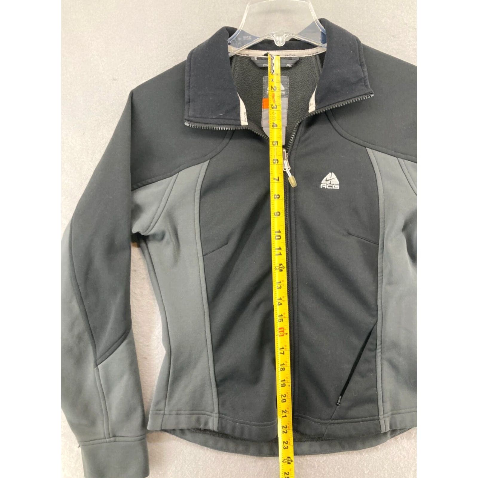 Nike ACG Nike ACG Jacket Womens Small Black Gray Full Zip Thermal Layer Athletic Size S / US 4 / IT 40 - 3 Thumbnail