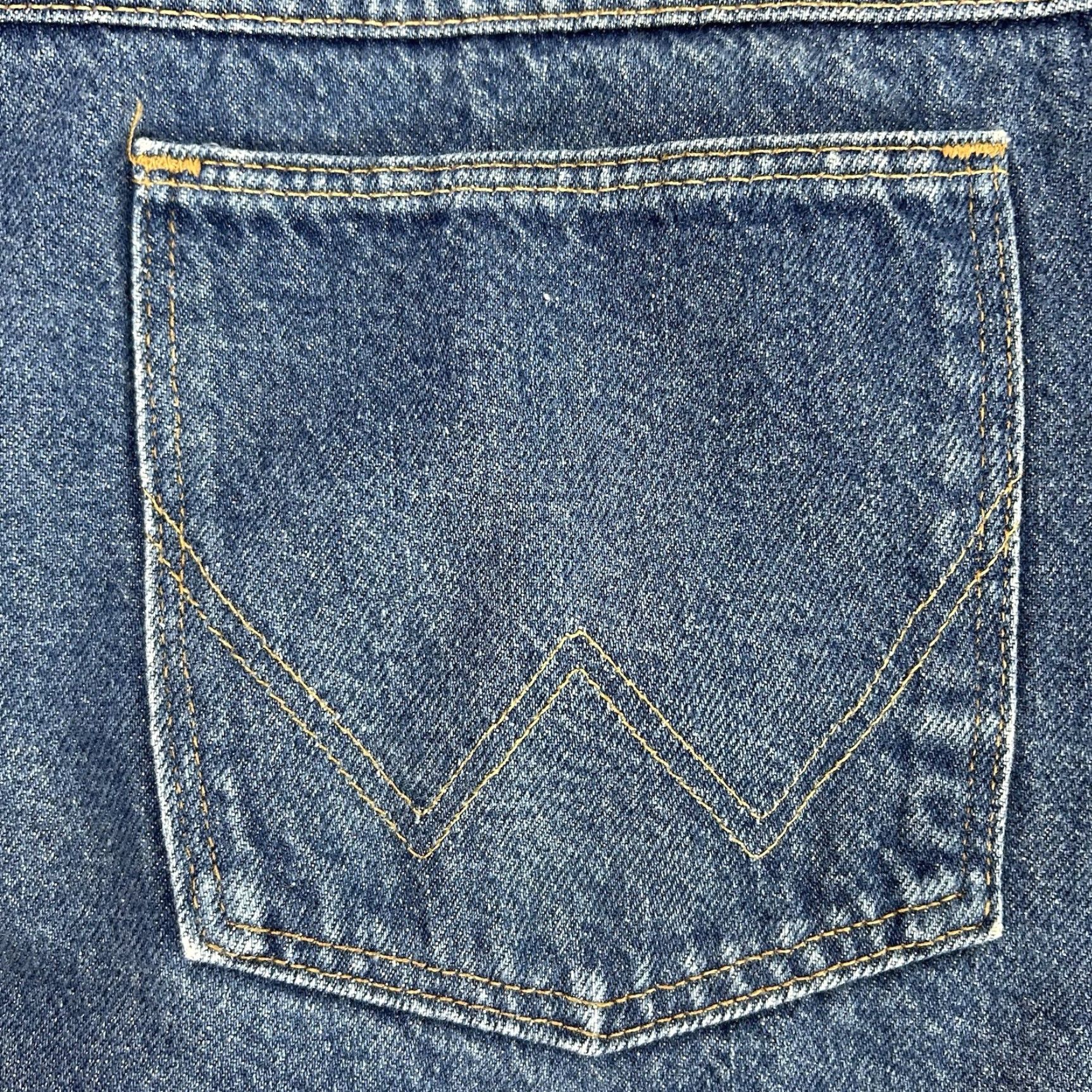 Levi's Levi's 550 Jeans Relaxed Fit W48 X L32 Made In USA Blue Cotton Inseam 32 Regular Men USA Shirt? Size US 32 / EU 48 - 4 Thumbnail
