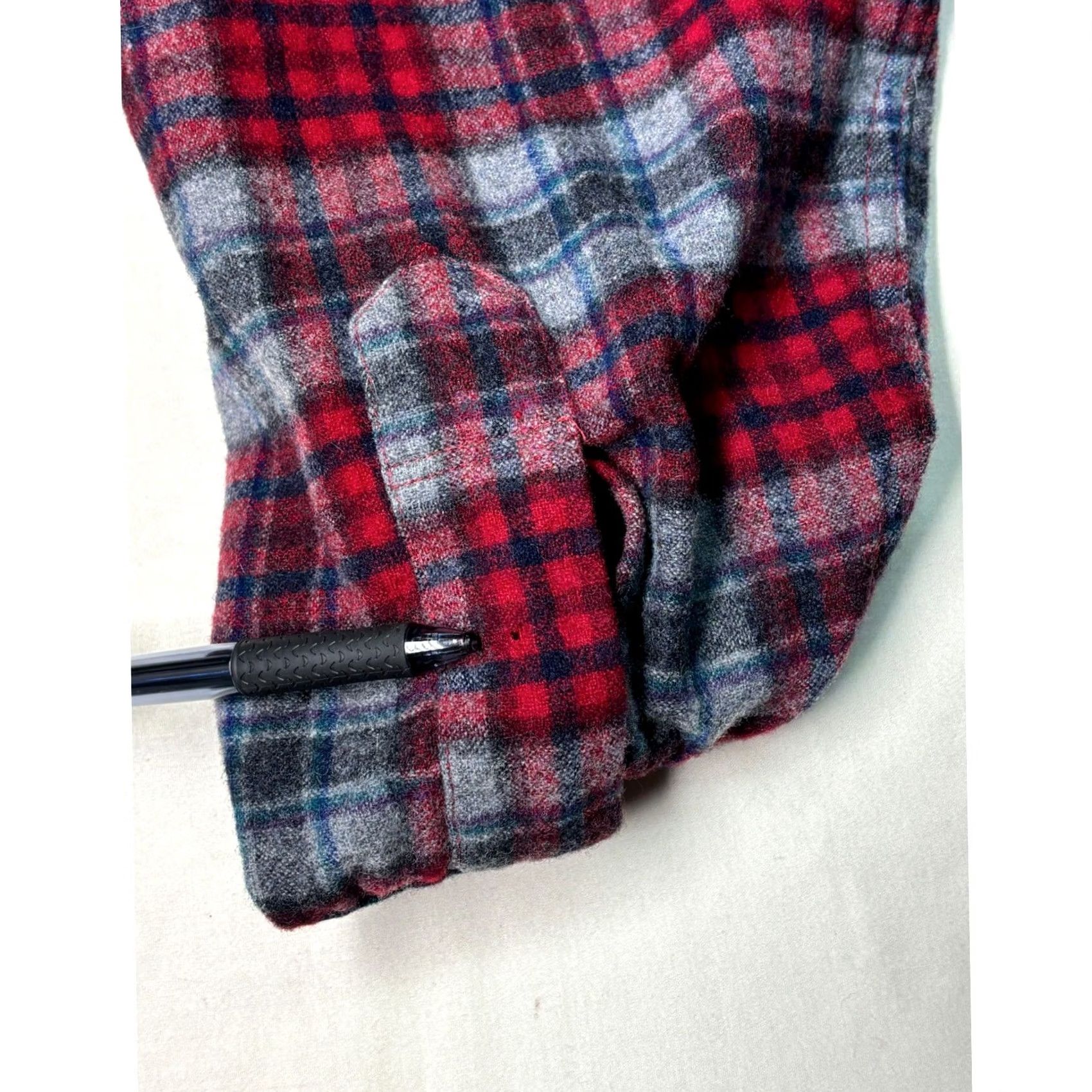 Pendleton VINTAGE Pendleton Wool Shirt Mens XL Red Plaid Button-Up Long Sleeve Size US XL / EU 56 / 4 - 4 Thumbnail