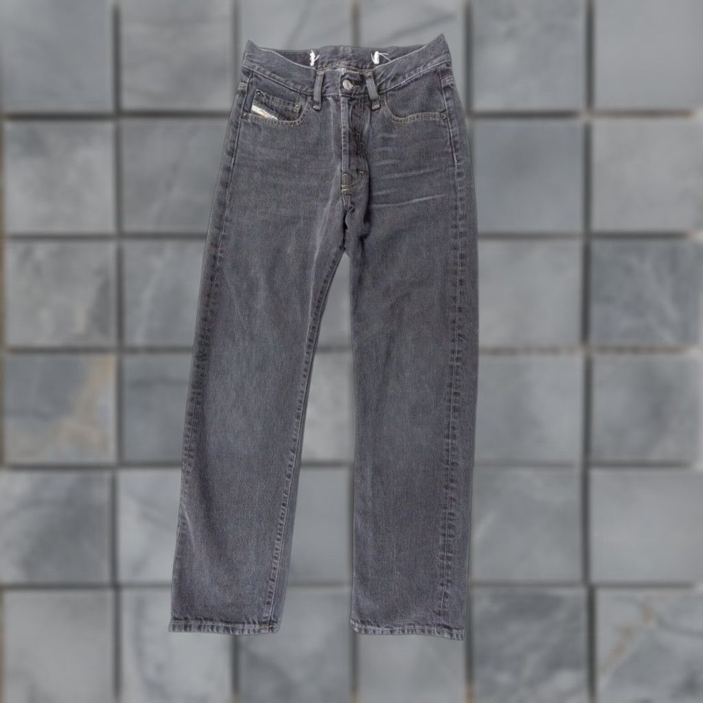 Diesel VINTAGE Diesel Jeans Men's 28x29 Straight Fit Black Denim Cotton 90s Y2K Size US 28 / EU 44 - 1 Thumbnail